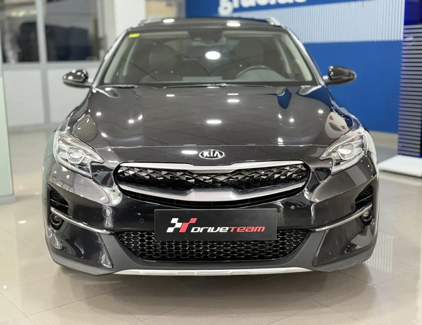 Kia XCeed 1.6 PHEV eMotion Aut. Schwarz - 2