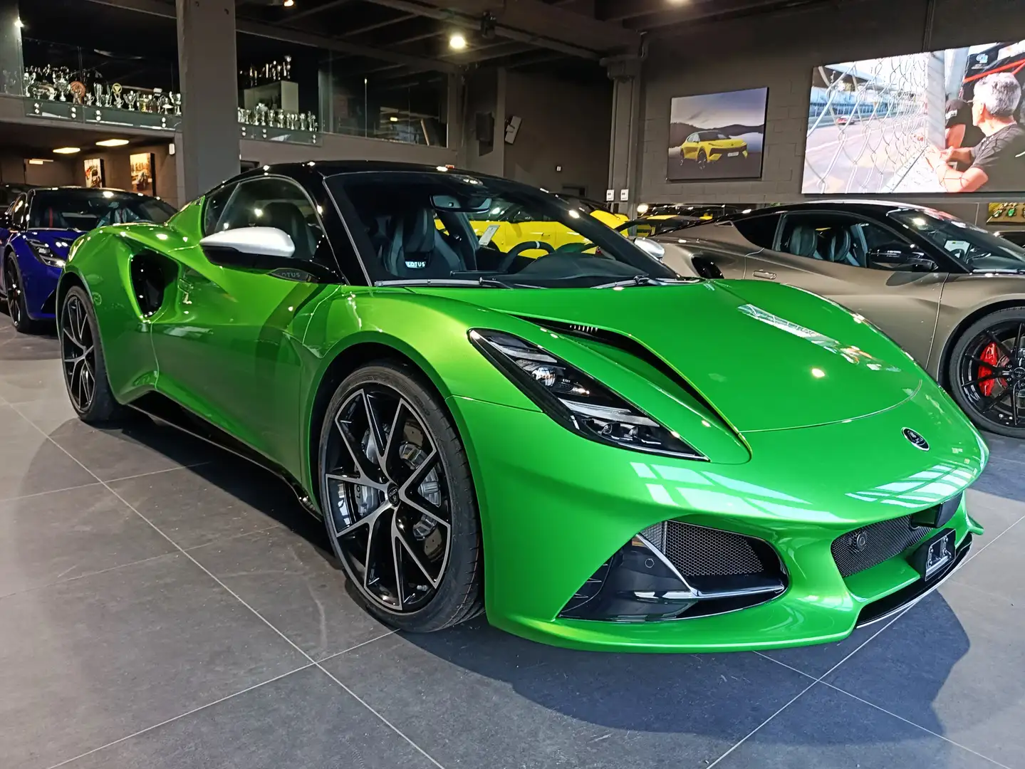 Lotus Emira Emira 2.0 turbo SE 406cv dct Racing Line Grün - 2