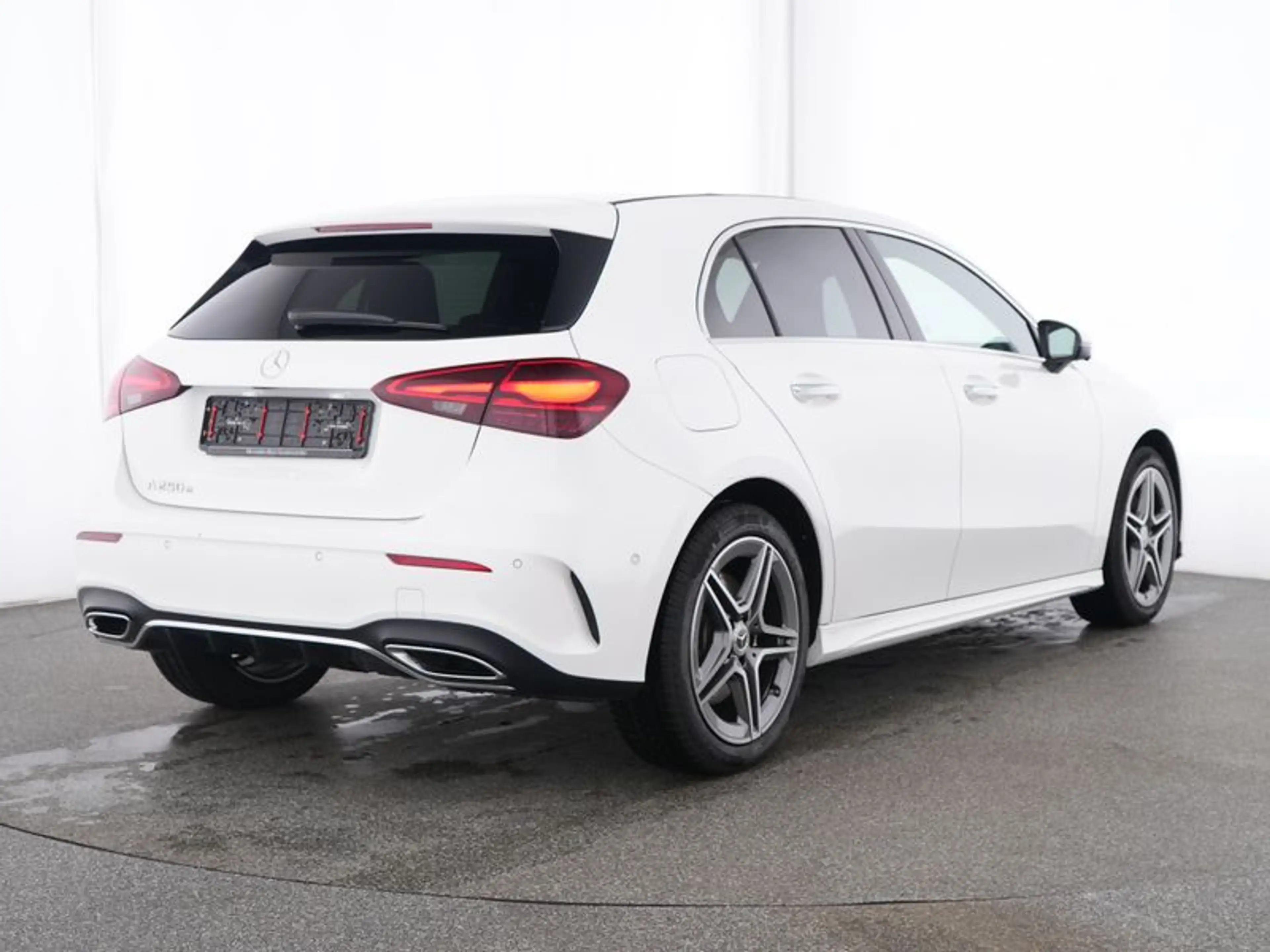 Mercedes-Benz A 250 e , AMG MEMO MULTI 360 DISTR KAMERA PANO — photo 5