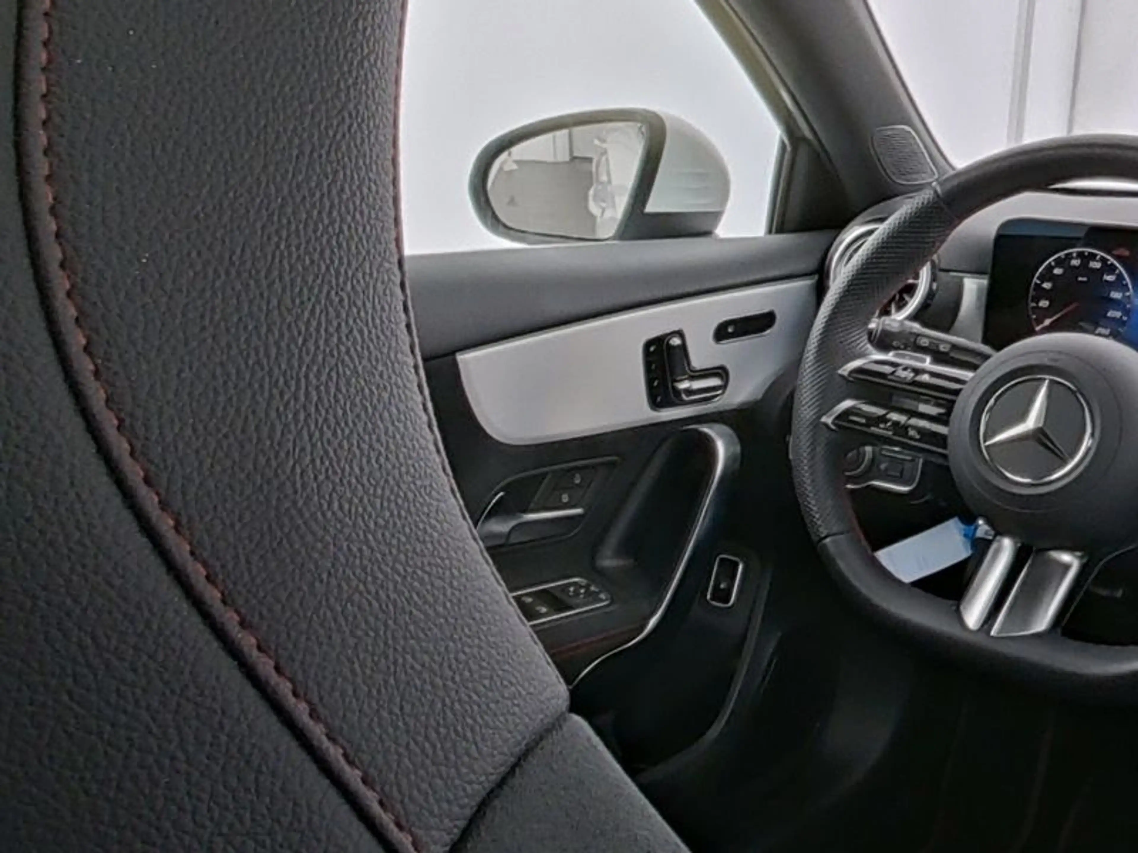 Mercedes-Benz A 250 e , AMG MEMO MULTI 360 DISTR KAMERA PANO — photo 11