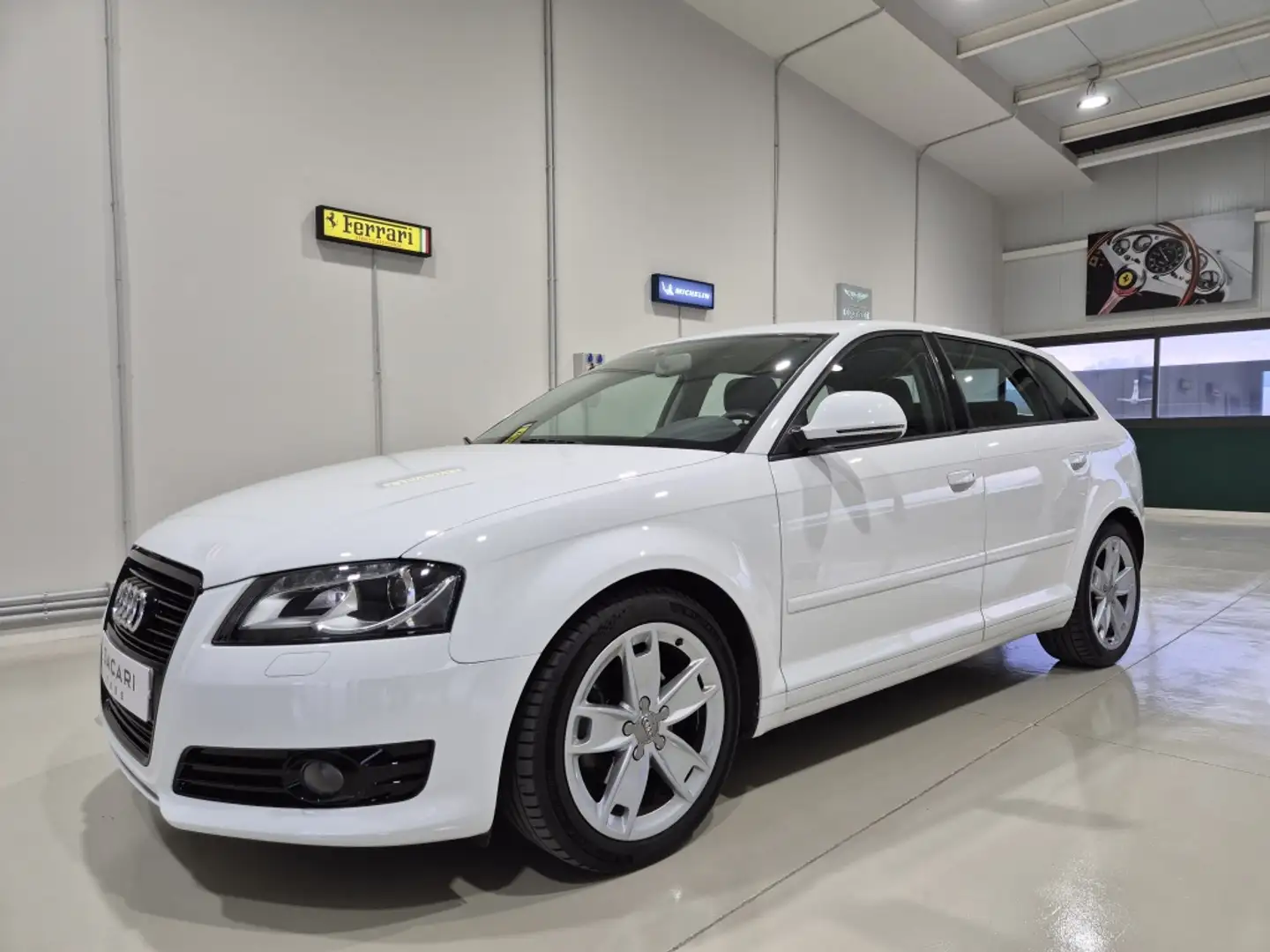 Audi A3 2.0TDI Ambiente S-Tronic DPF Blanc - 1