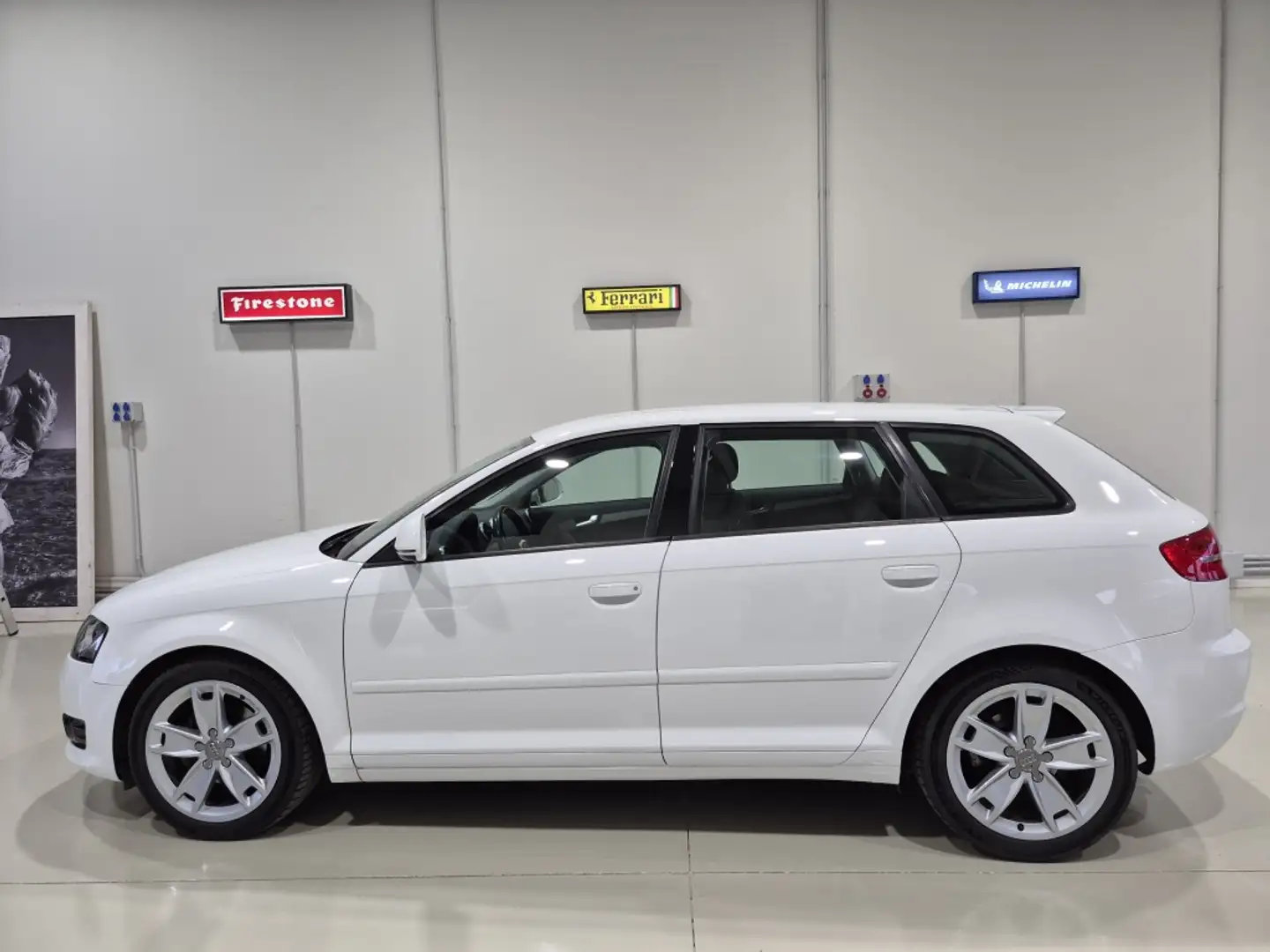 Audi A3 2.0TDI Ambiente S-Tronic DPF Blanc - 2