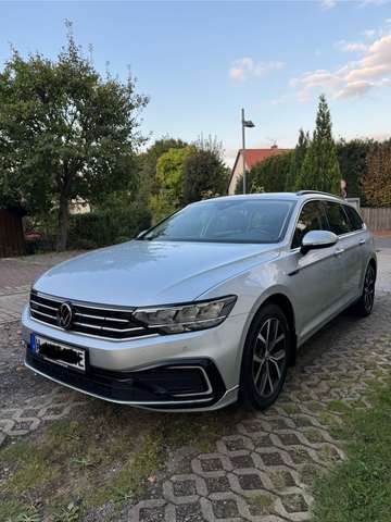 Imagine Volkswagen Passat Variant GTE