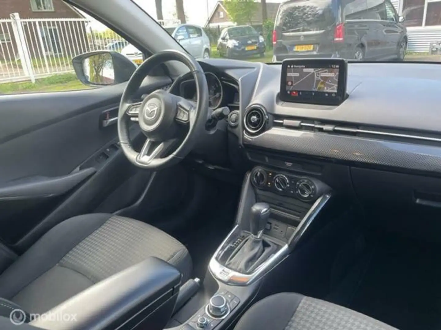 Mazda 2 1.5 Skyactiv-G SkyLease Navigatie+Camera! Grey - 2