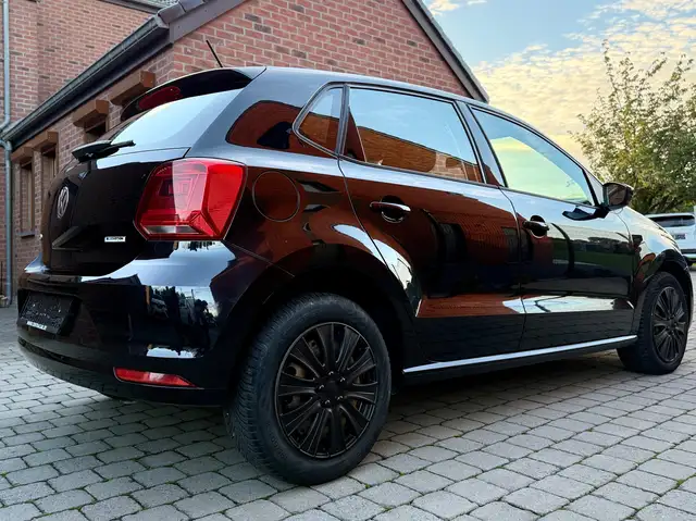 Volkswagen Polo view 5