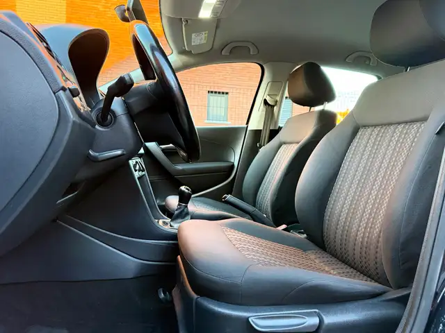Volkswagen Polo view 8