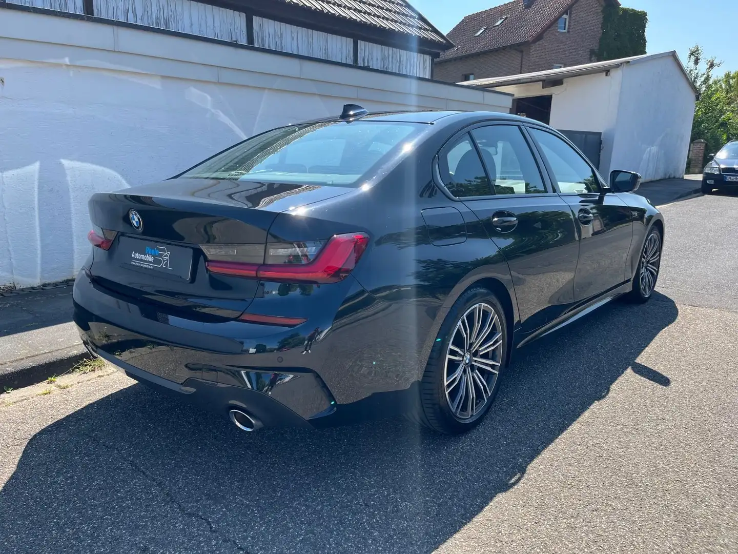 BMW 320 d Lim Aut M SPORTPAKET Navi LED 1.Hd Spurassi Nero - 2