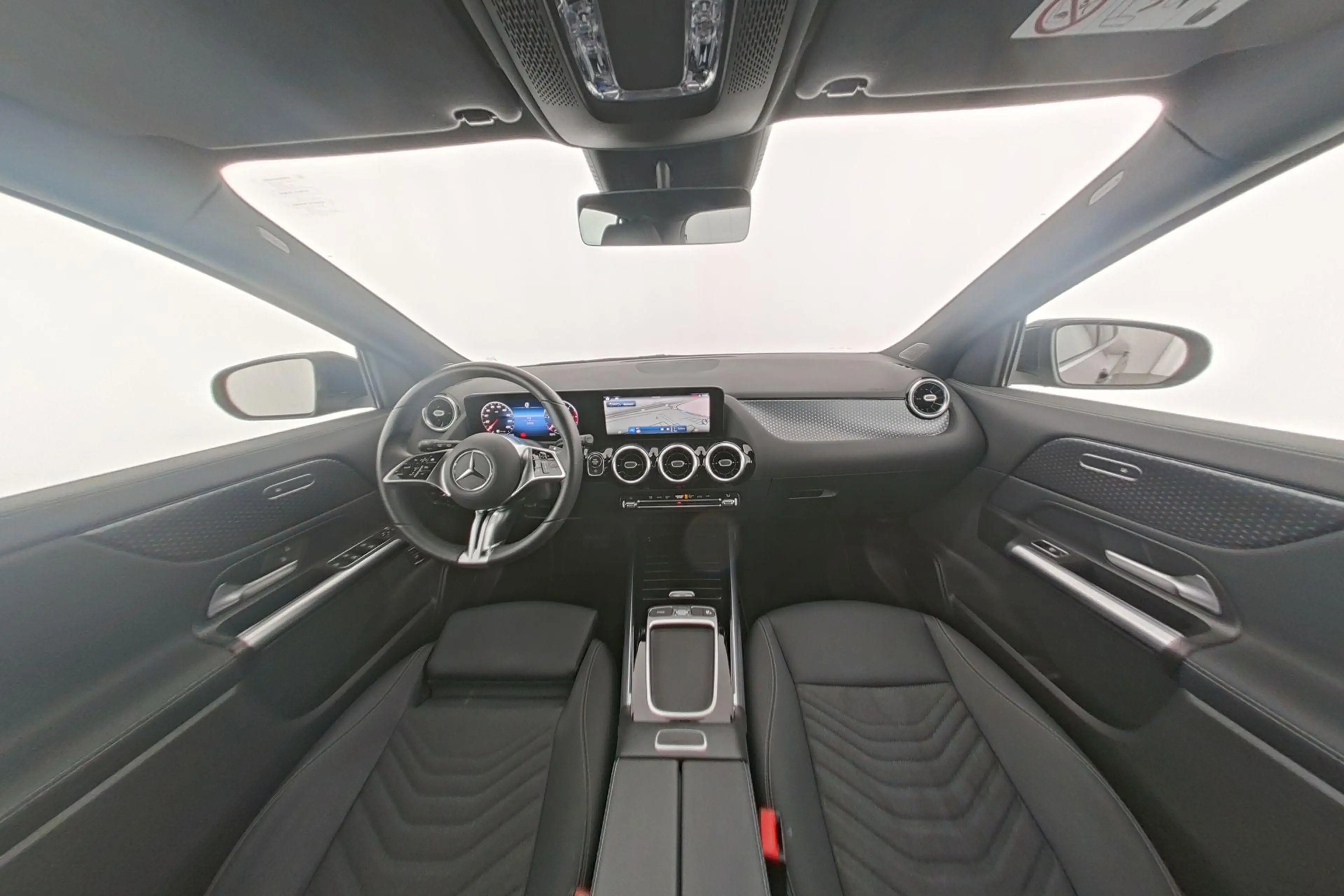 Mercedes-Benz GLA 180 d Progressive — photo 12