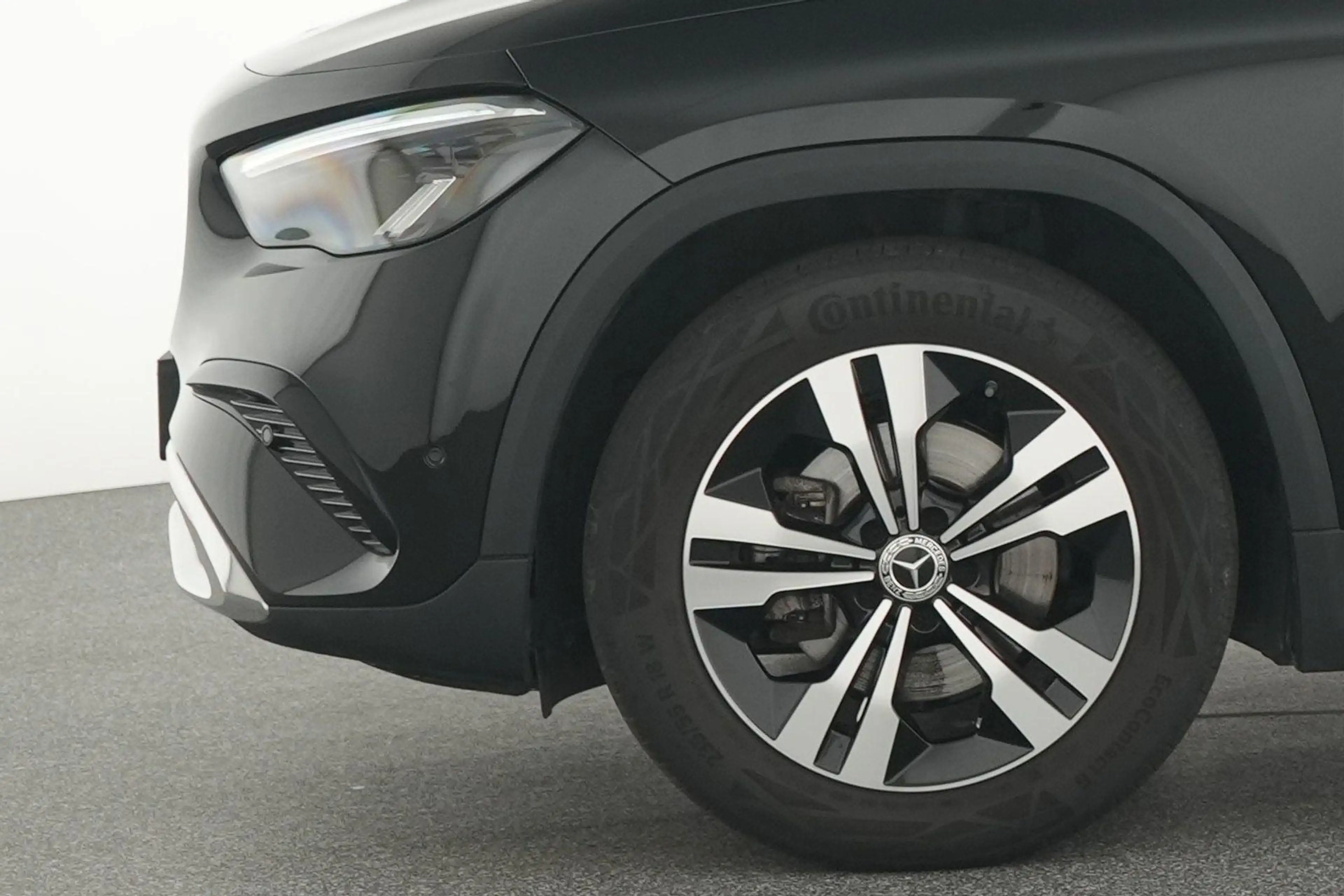 Mercedes-Benz GLA 180 d Progressive — photo 5