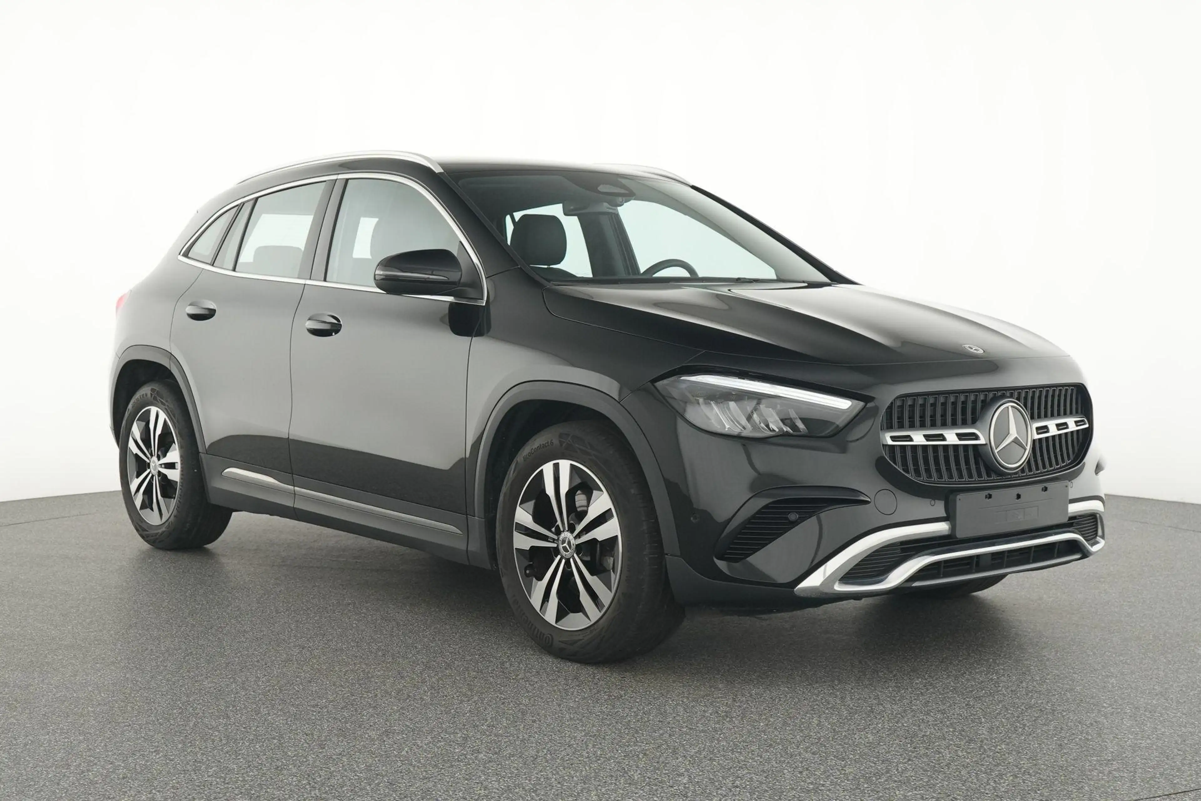 Mercedes-Benz GLA 180 d Progressive — photo 2