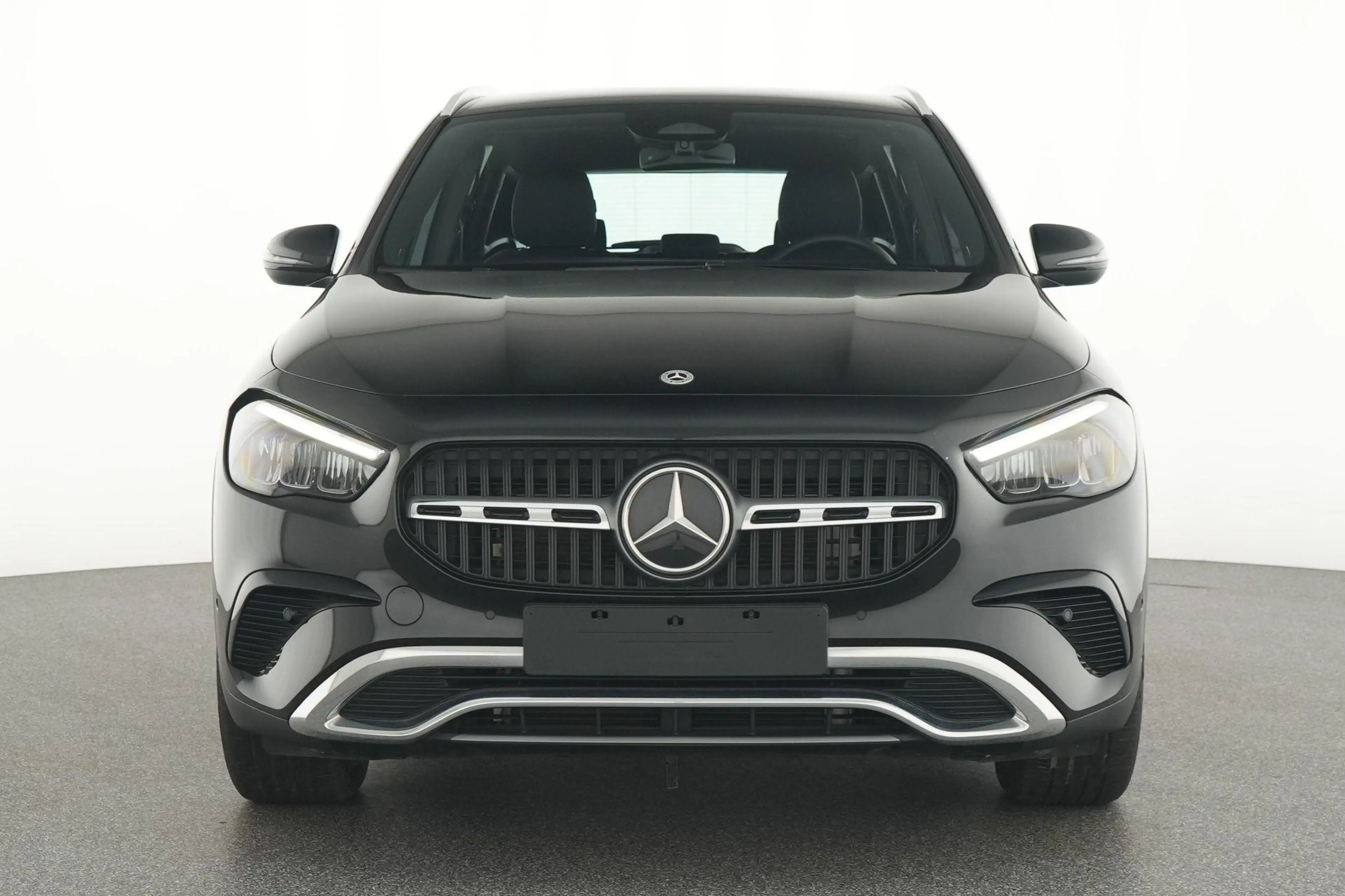 Mercedes-Benz GLA 180 d Progressive — photo 6