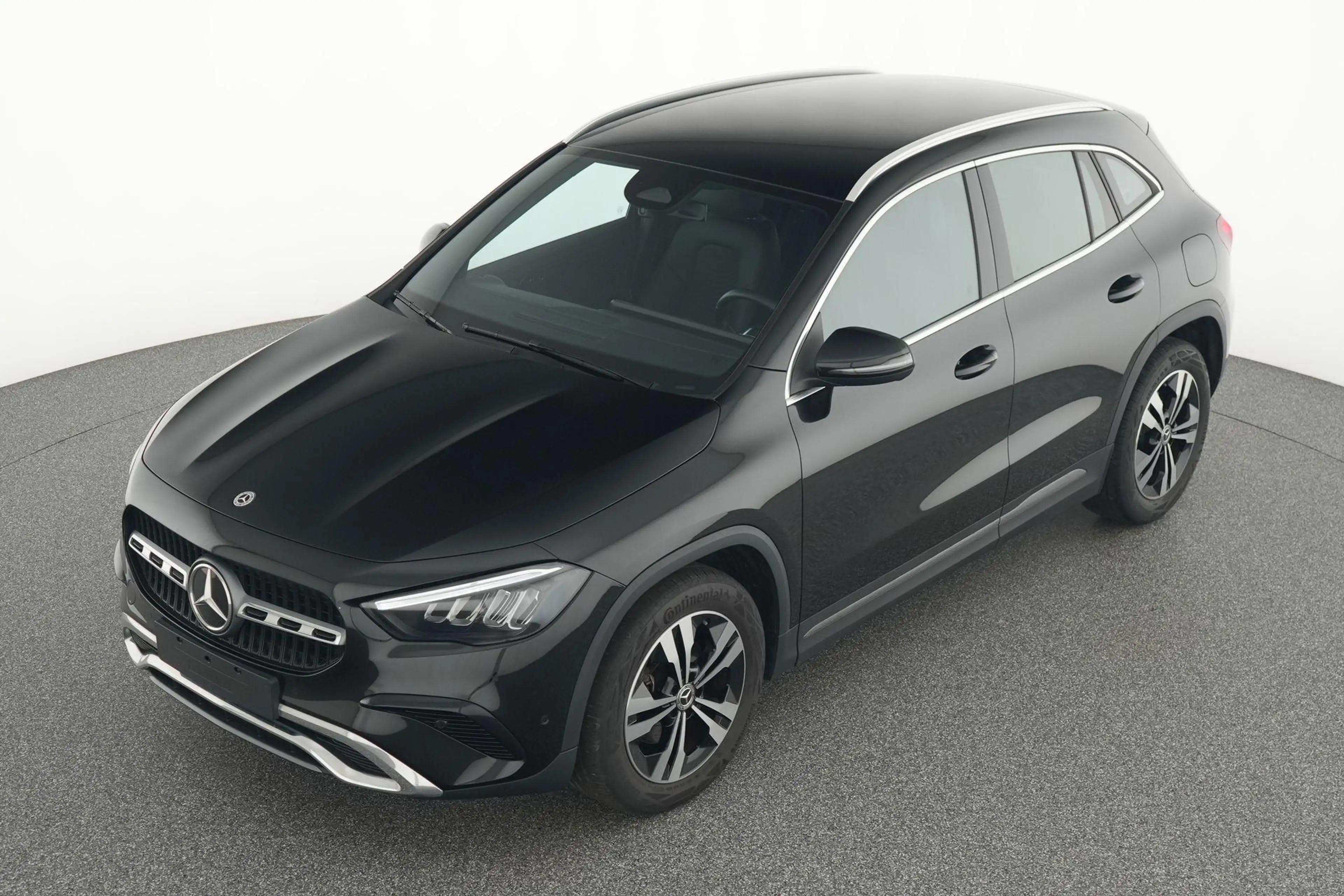 Mercedes-Benz GLA 180 d Progressive — photo 11