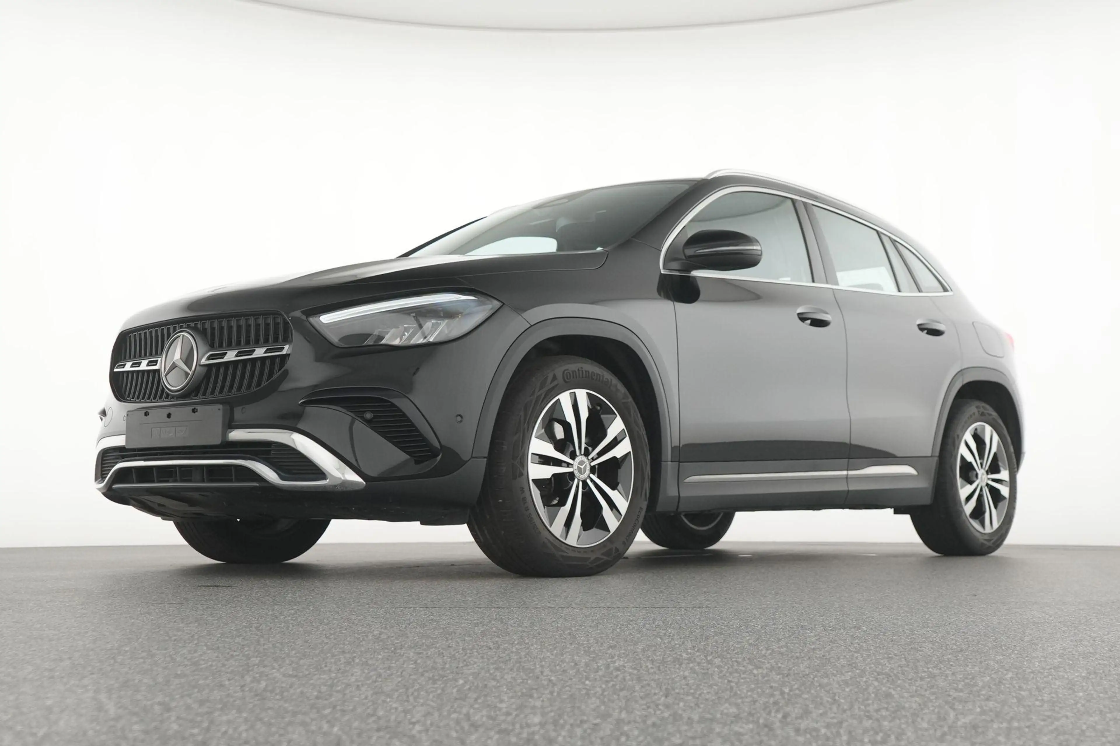 Mercedes-Benz GLA 180 d Progressive — photo 10