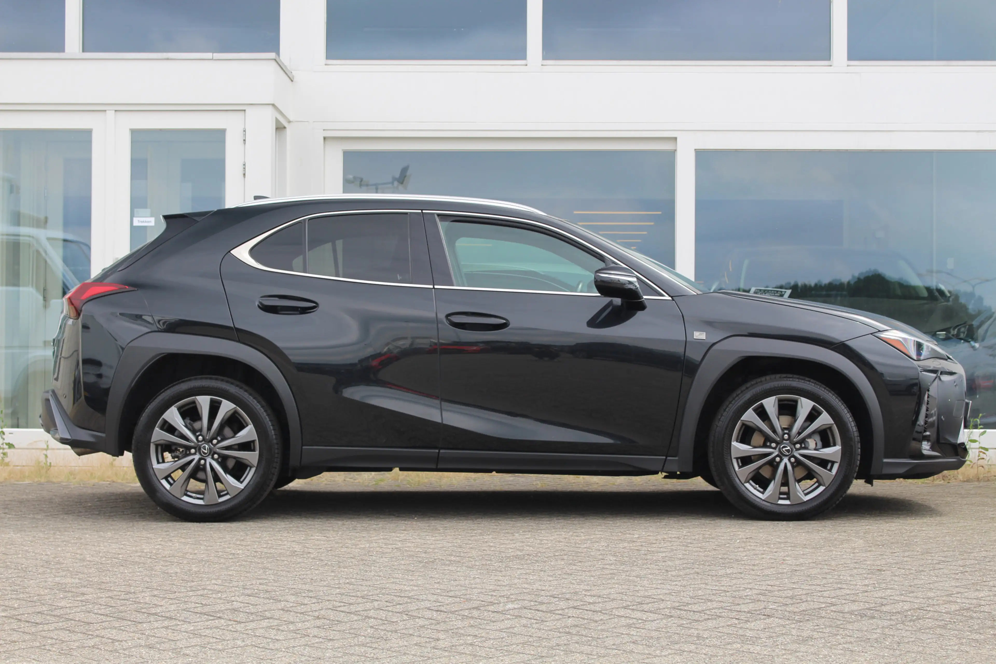 Lexus UX 250h Hybrid F-Sport Design I Leder I Applecarplay I Met — photo 11