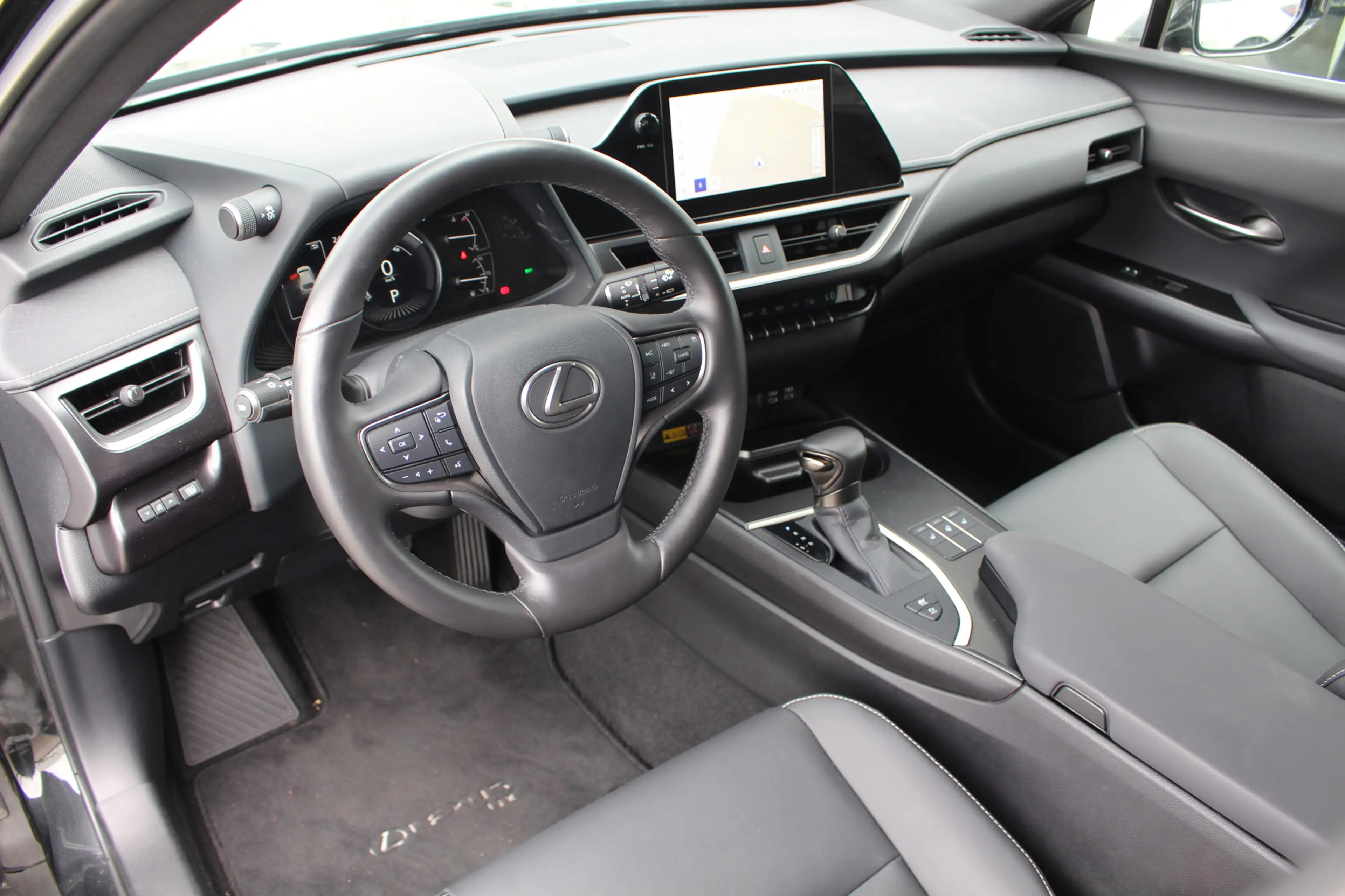 Lexus UX 250h Hybrid F-Sport Design I Leder I Applecarplay I Met — photo 7