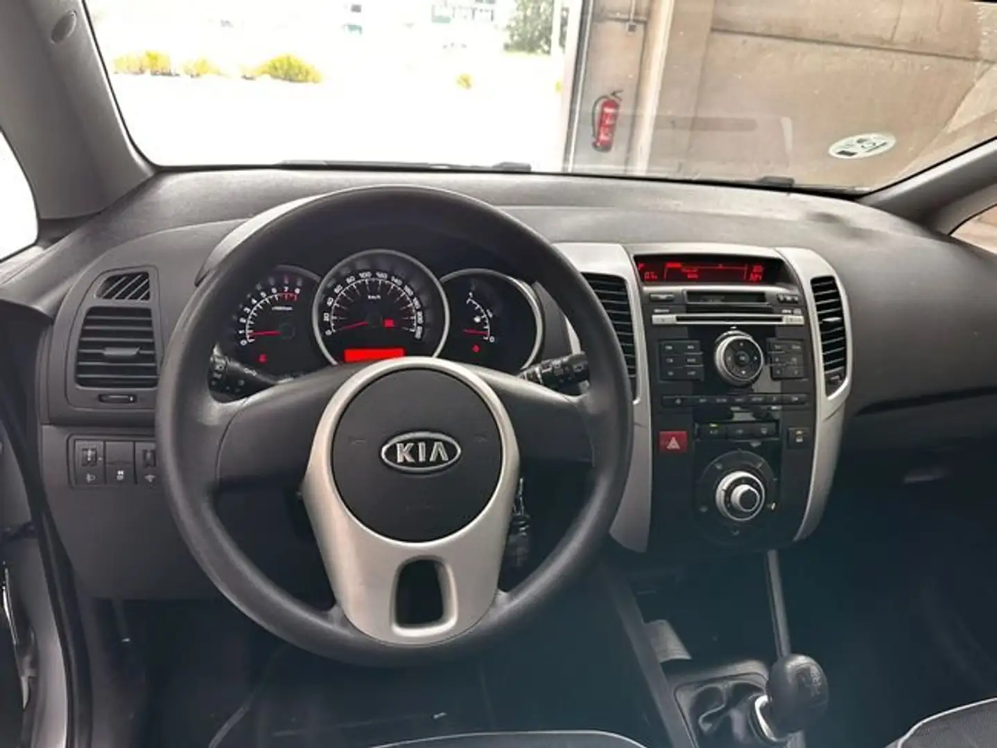 Kia Venga 1.4 CVVT Basic Grau - 2