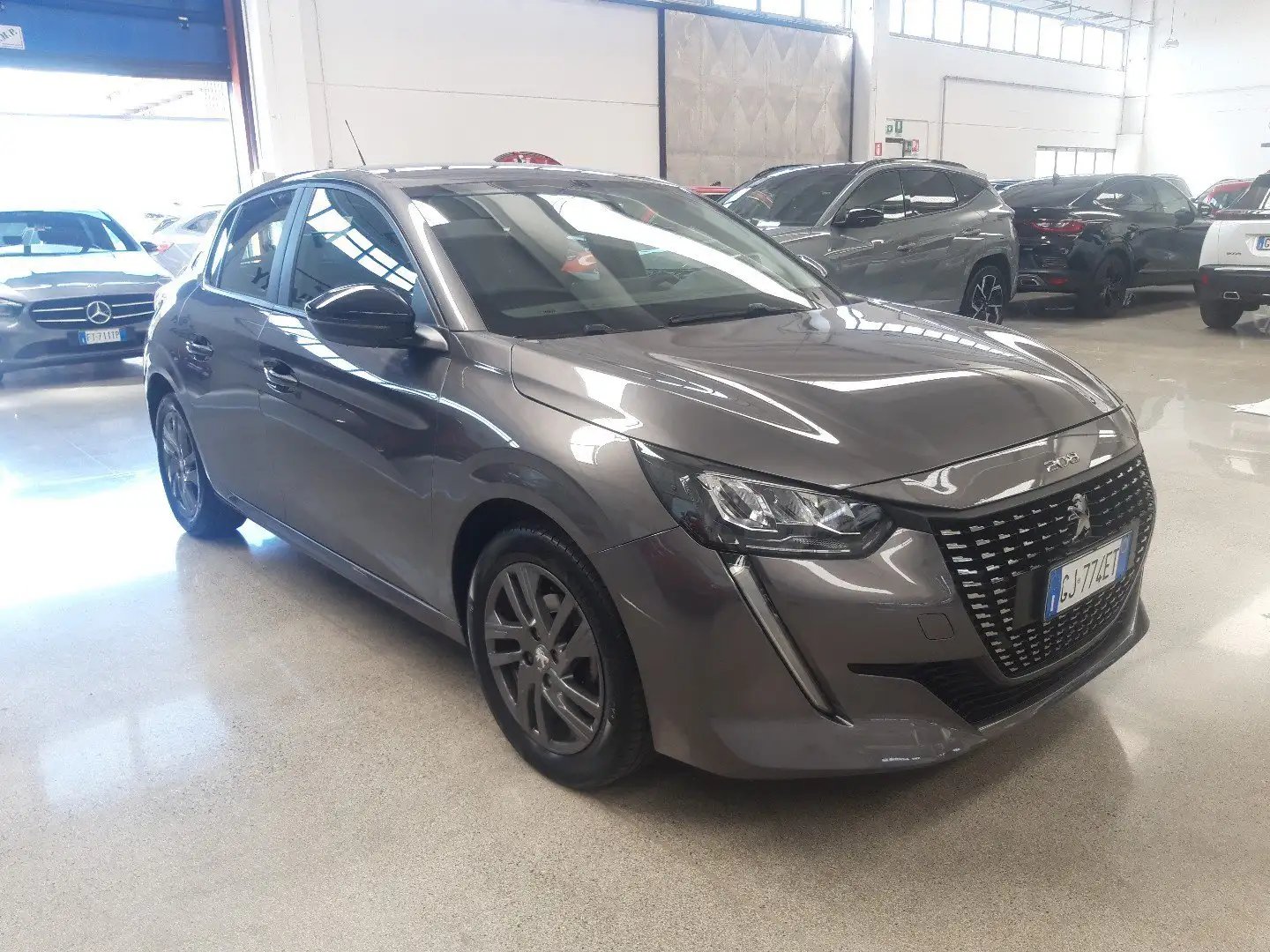 Peugeot 208 II 2019 - 1.2 puretech Active s&s 75cv Grau - 2