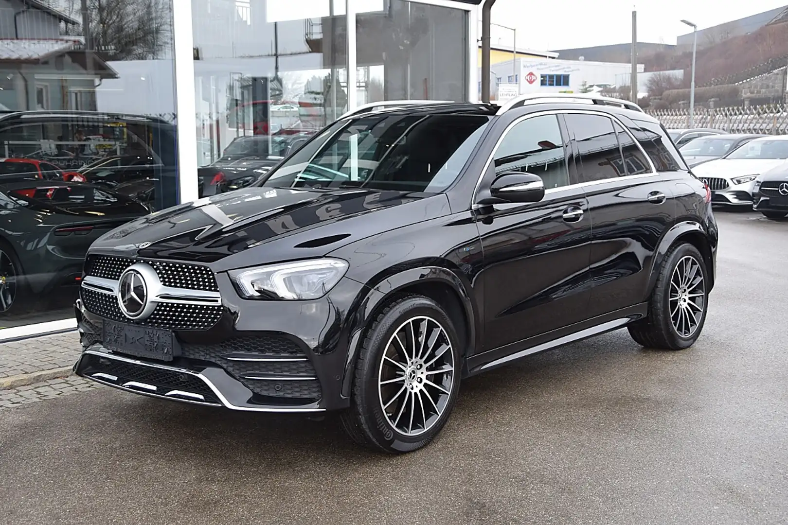 Mercedes-Benz GLE 350 de PHEV 4Matic Aut. *AMG-Line* Schwarz - 2