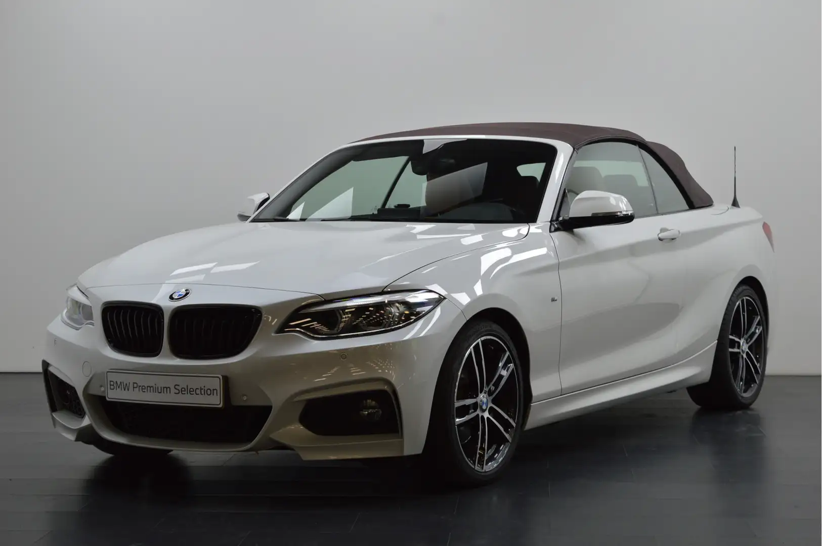 BMW 220 2 Serie Cabrio 220i High Executive M Sport Automaa Wit - 2