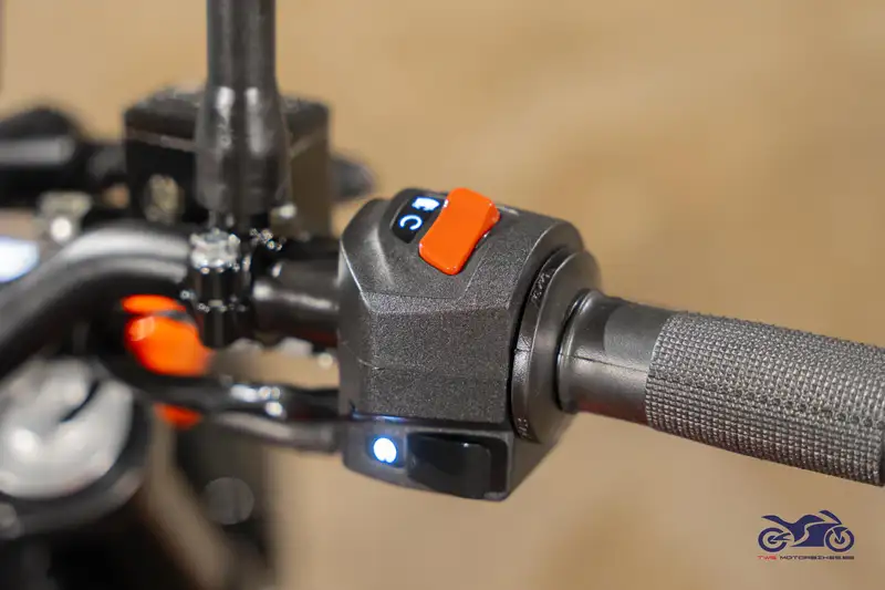 KTM 125 DUKE - foto 8