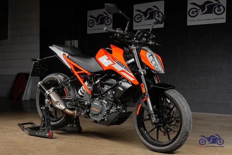 KTM 125 DUKE - foto 2