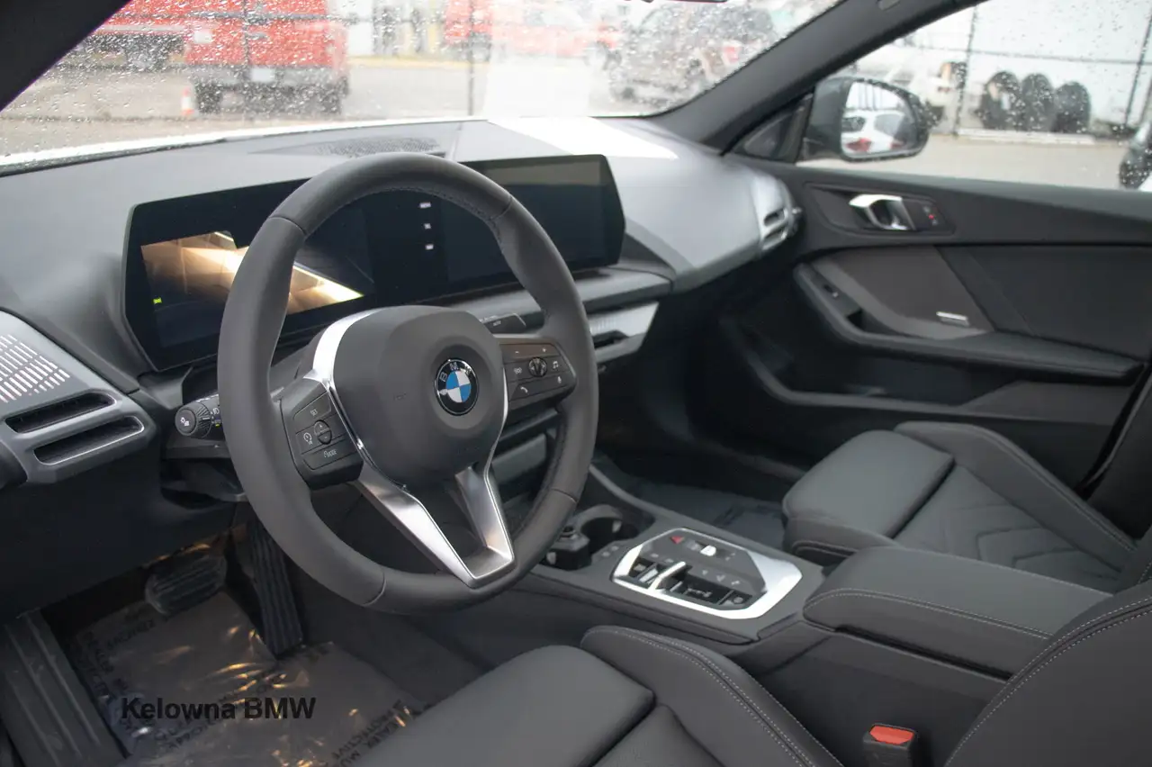 BMW 2 Series photo BMW 2 Series