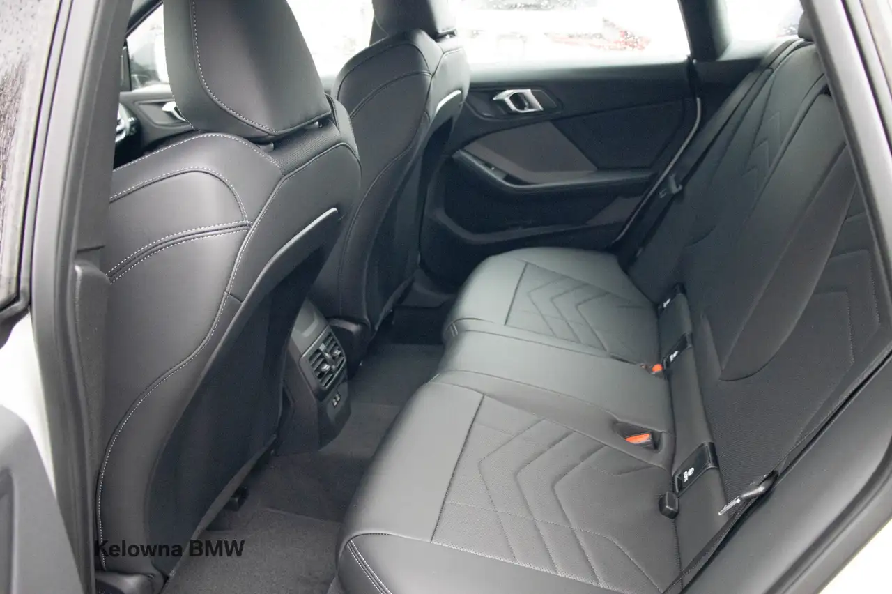 BMW 2 Series photo BMW 2 Series