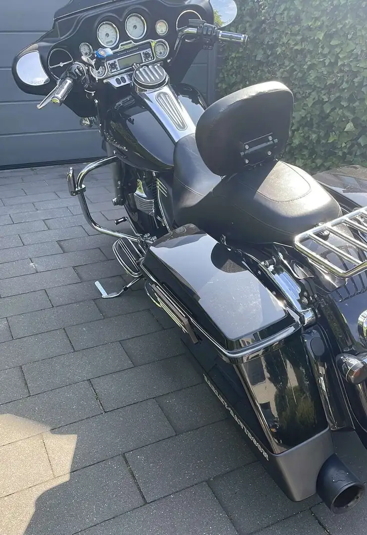 Harley-Davidson Street Glide Schwarz - 2