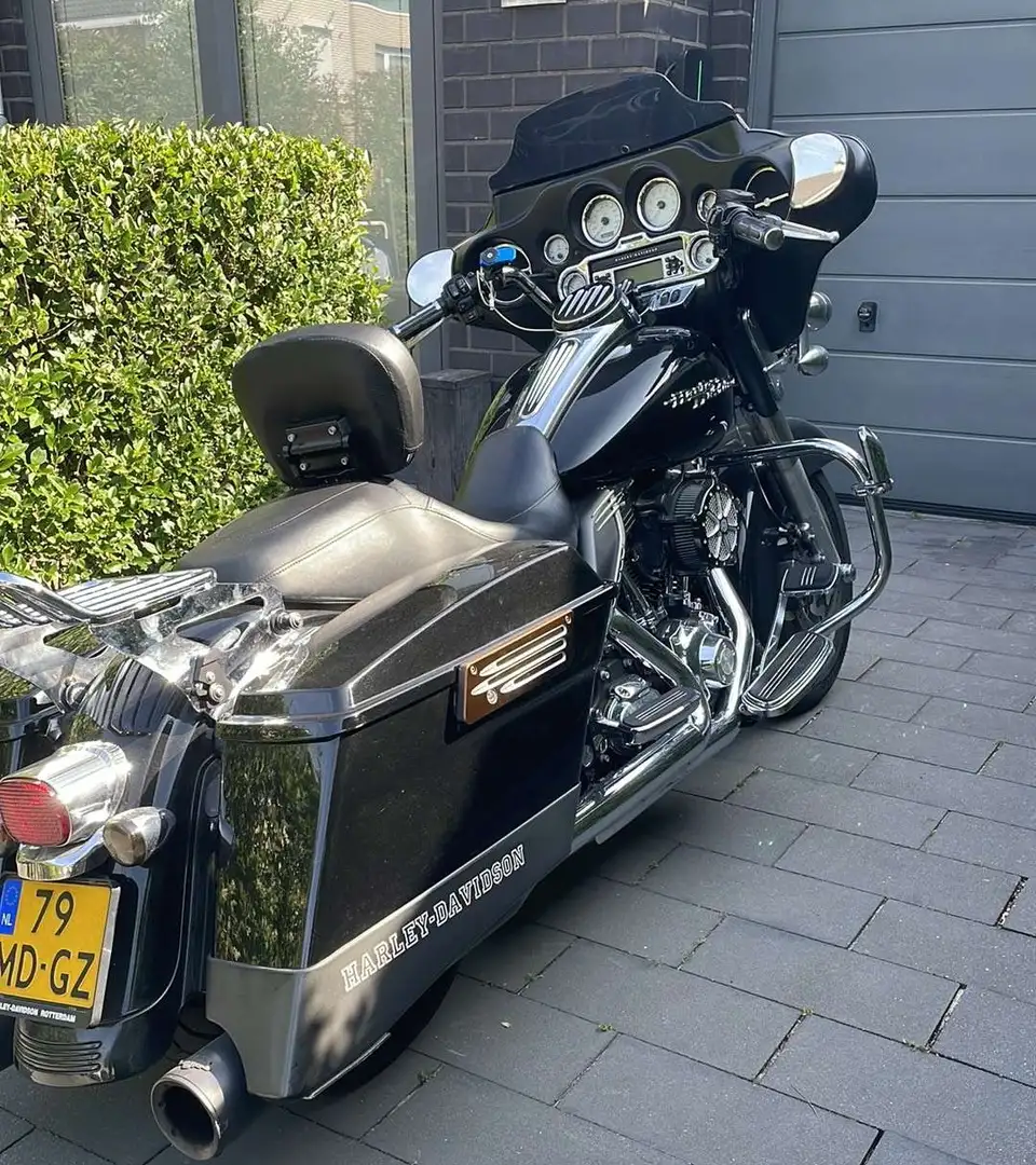 Harley-Davidson Street Glide Schwarz - 1
