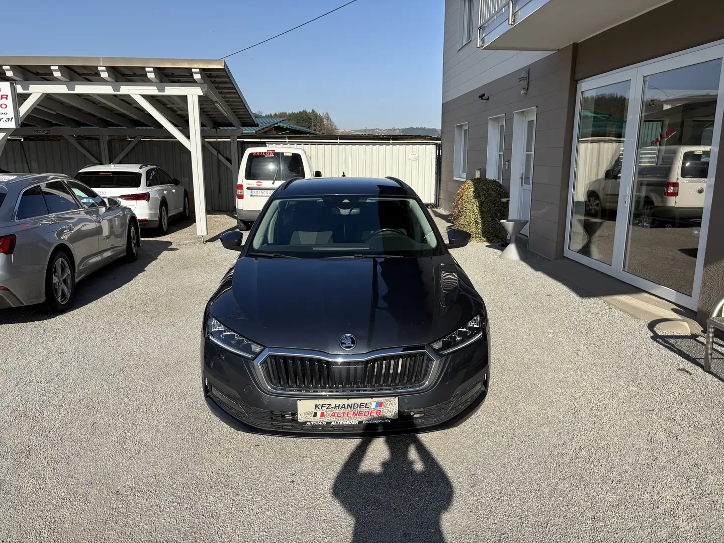 Skoda Octavia Kombi 2,0 TDI Ambition DSG *CARPLAY*LED*SITZH*PDC* Grau - 2