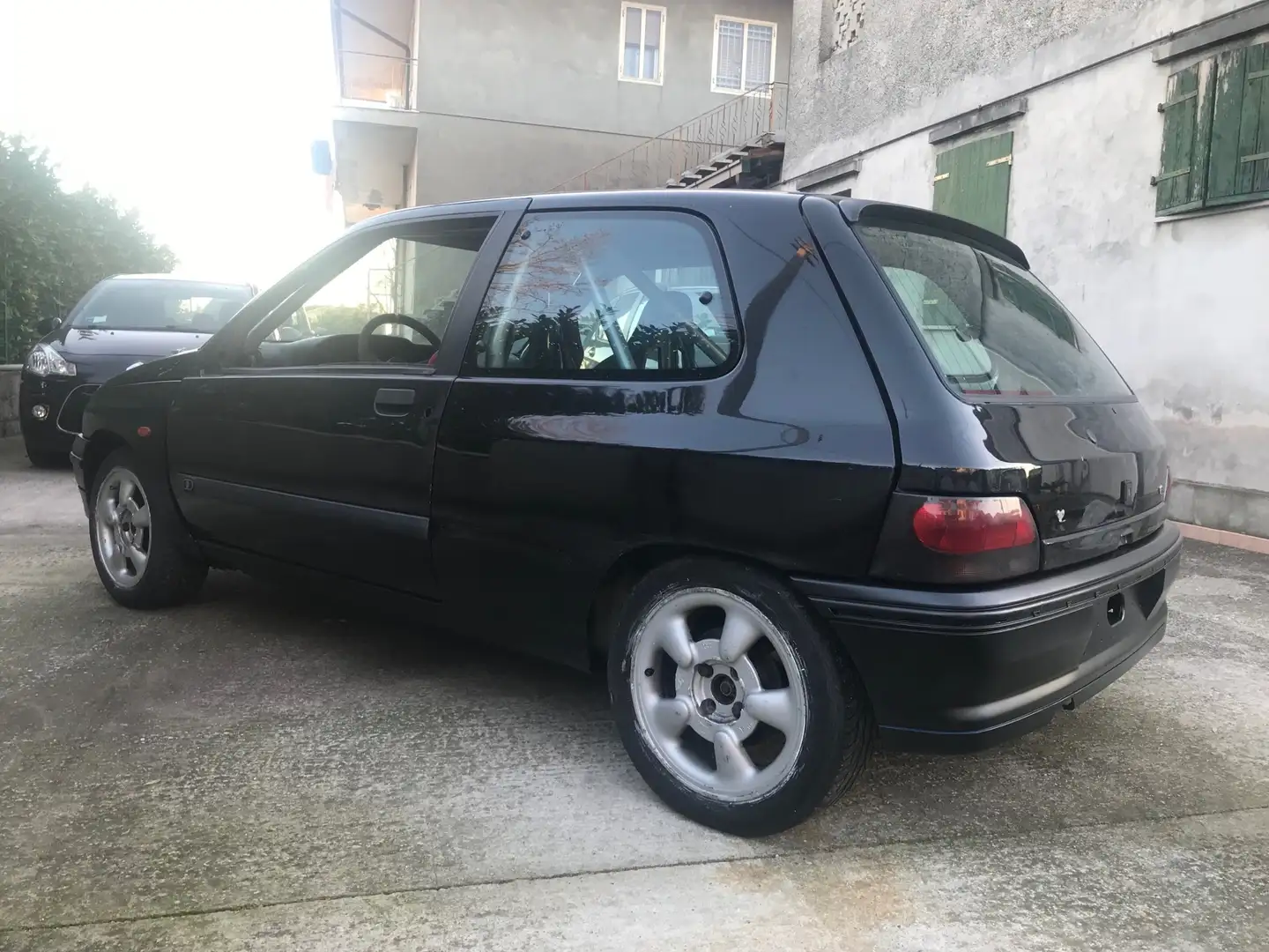 Renault Clio 3p 1.8 16v cat. Fekete - 2