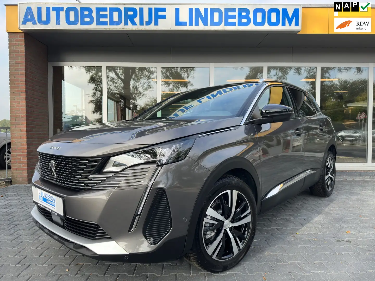 Peugeot 3008 1.2 PureTech GT Automaat/Zomer en Winterbanden - 1