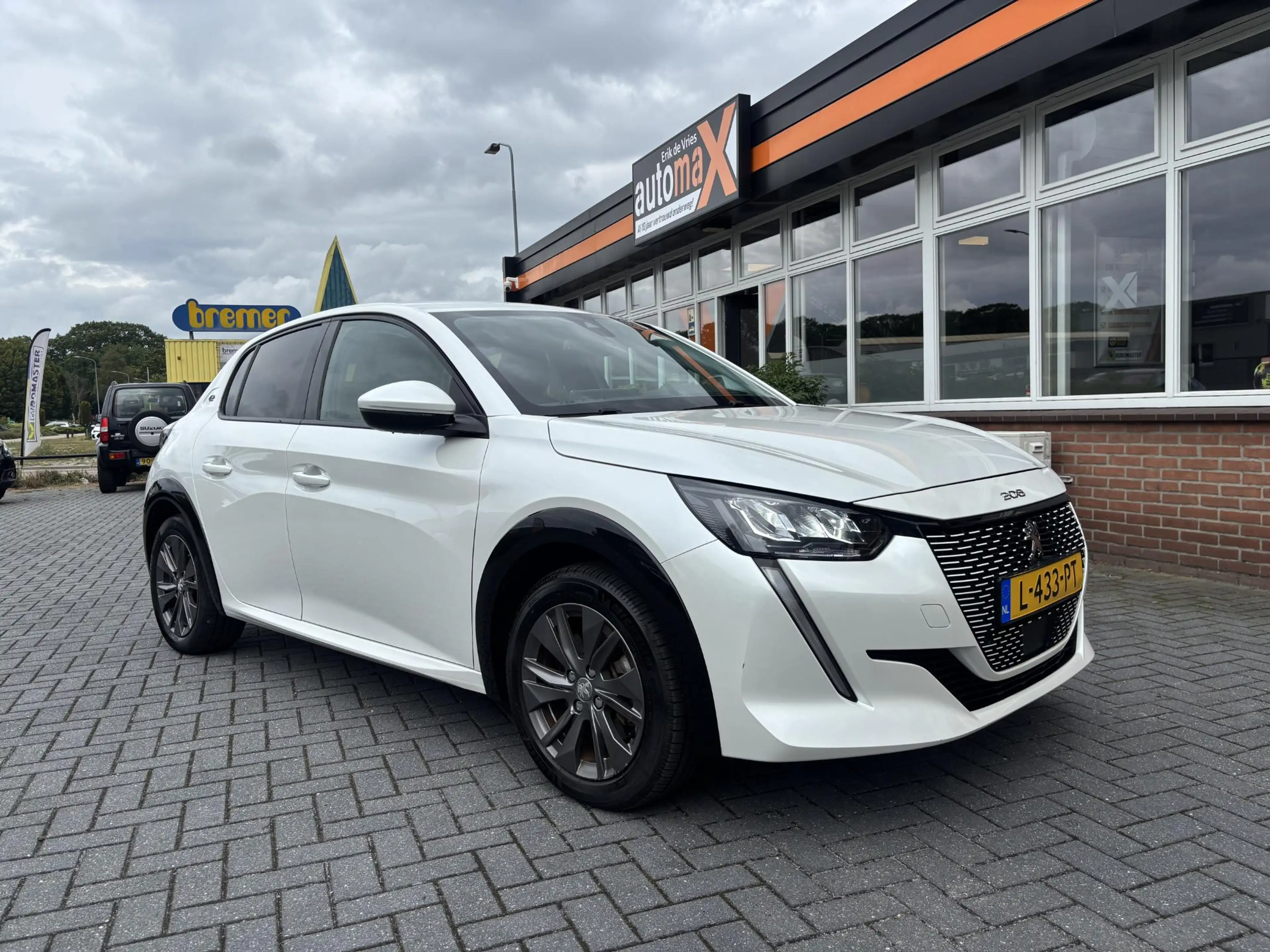 Peugeot e-208 EV Allure Pack 50 kWh — photo 13