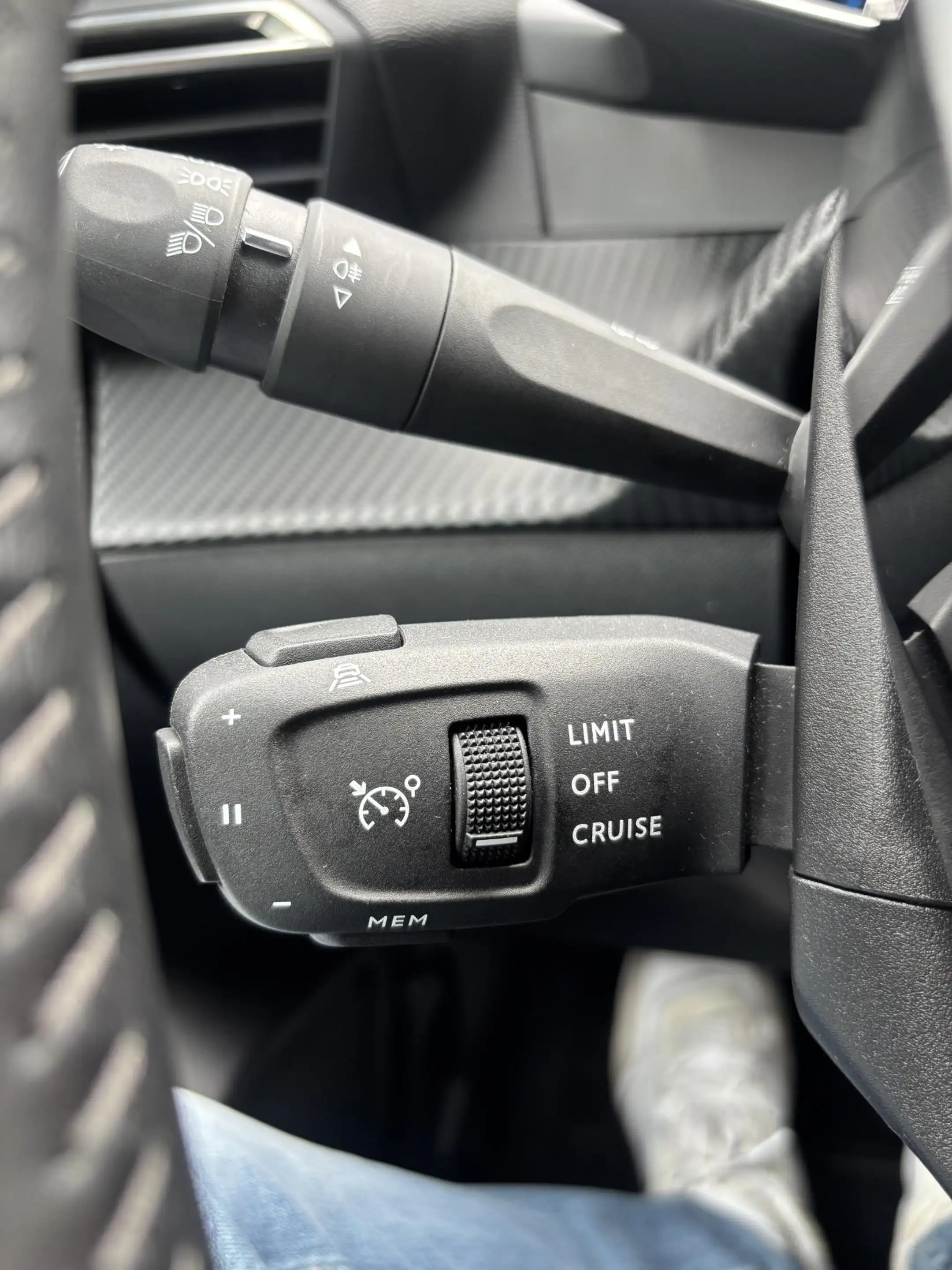 Peugeot e-208 EV Allure Pack 50 kWh — photo 12