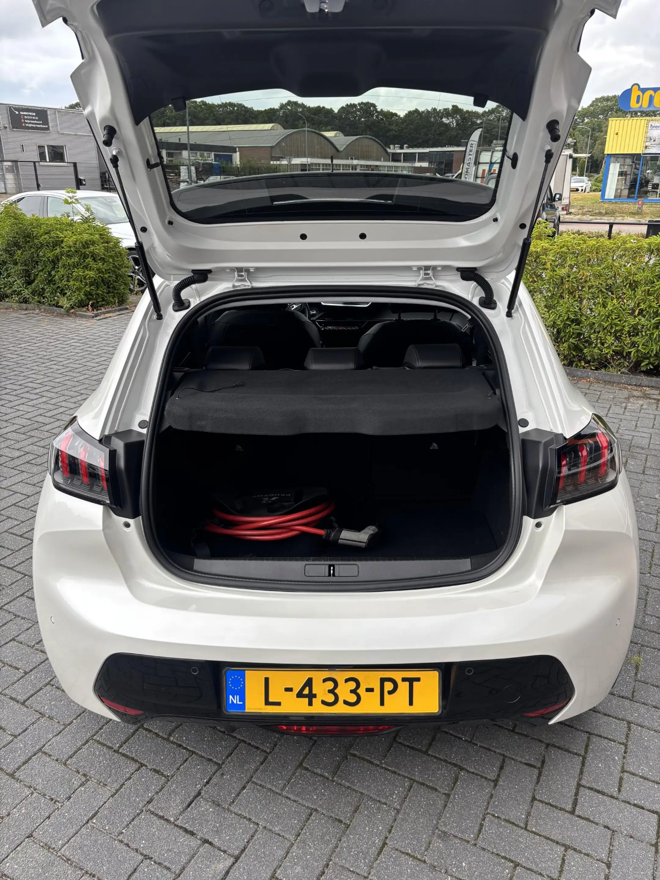 Peugeot e-208 EV Allure Pack 50 kWh — photo 5