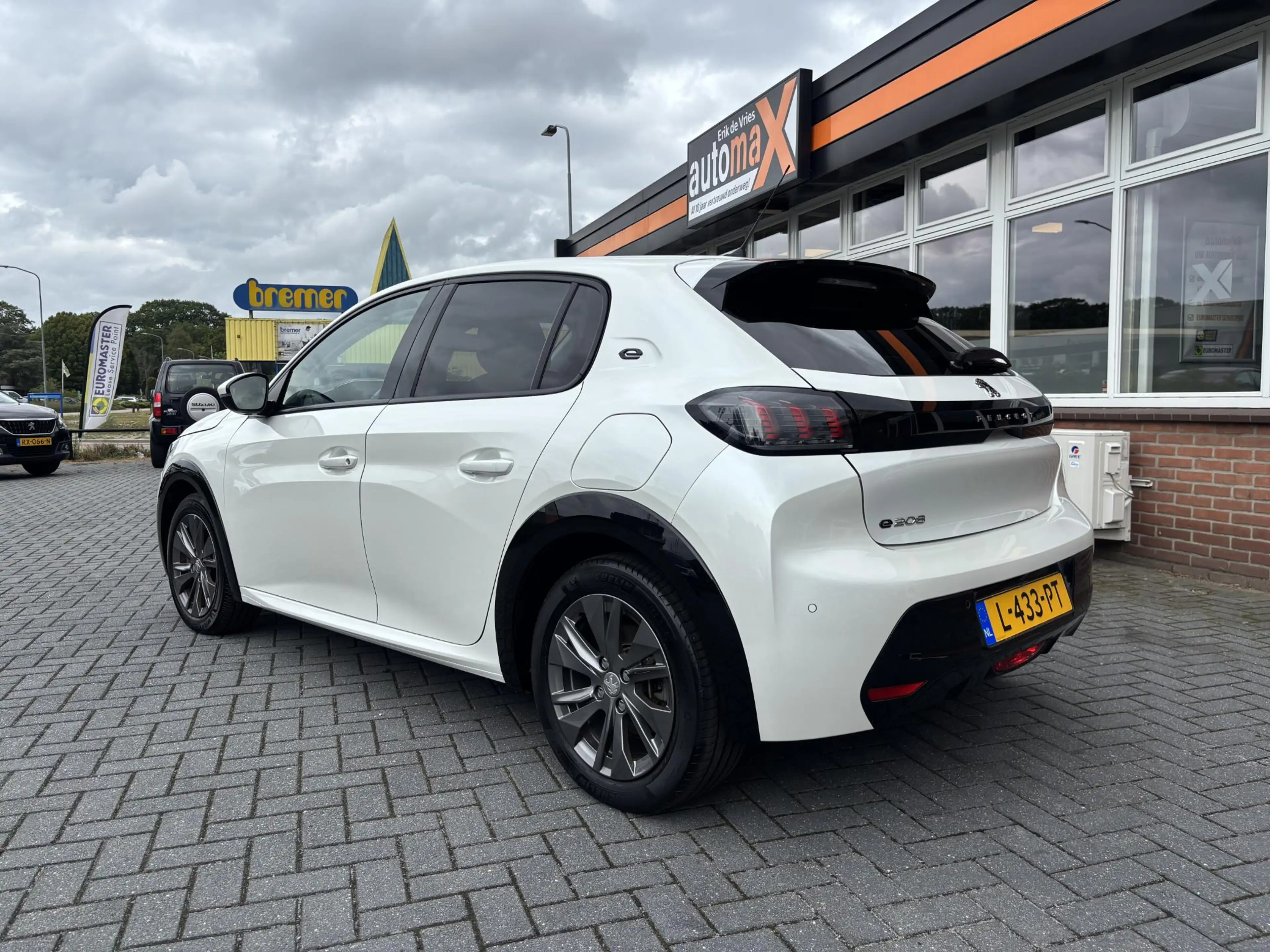 Peugeot e-208 EV Allure Pack 50 kWh — photo 14