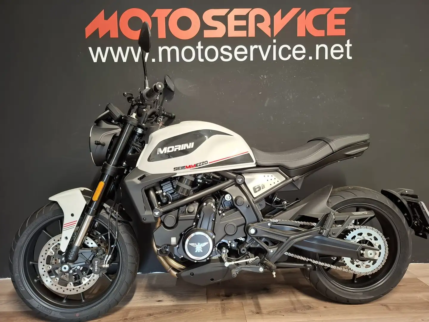 Moto Morini Seiemmezzo STR Weiß - 1