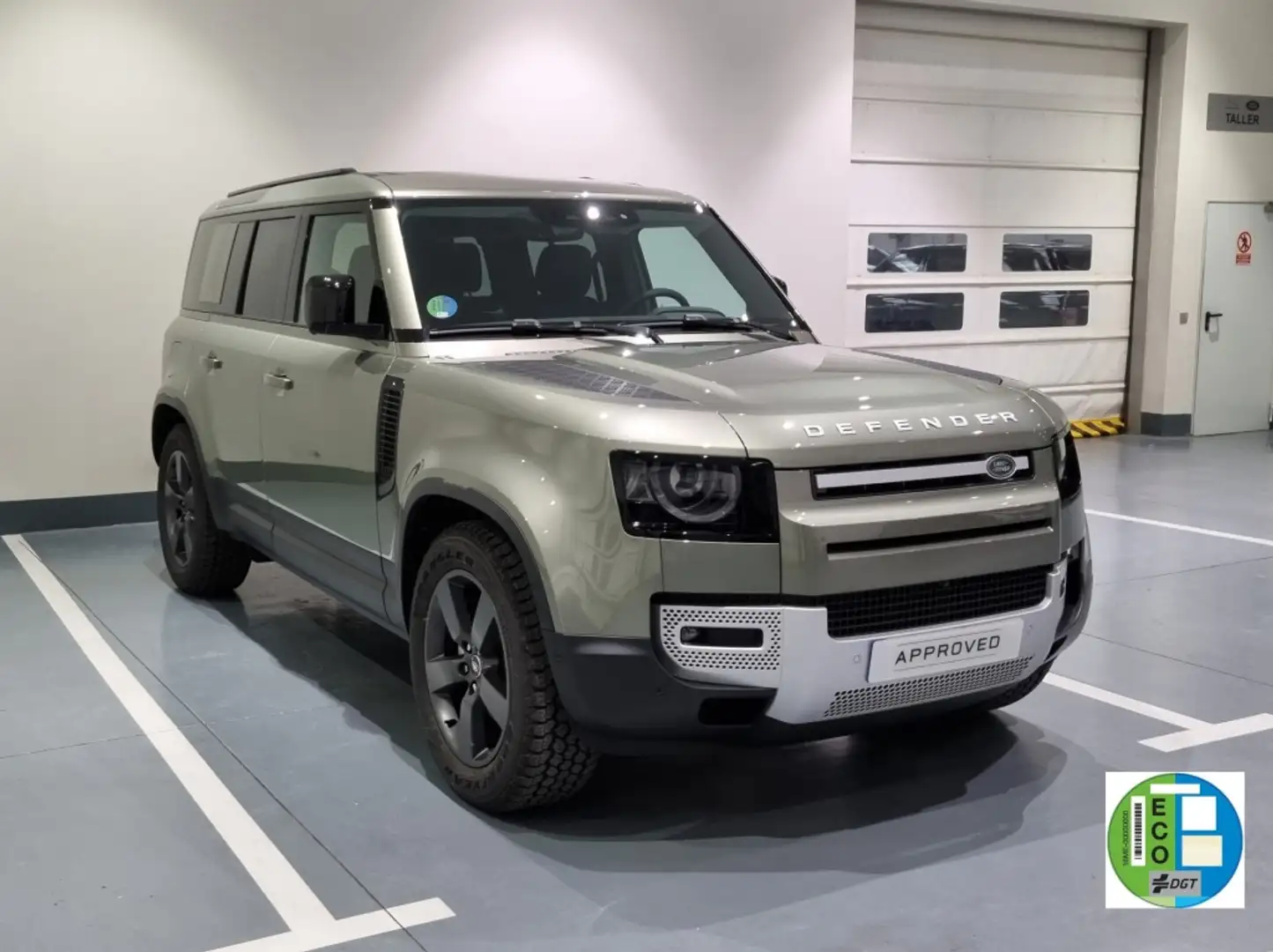 Land Rover Defender 110 3.0D l6 MHEV SE AWD Aut. 250 Verde - 1