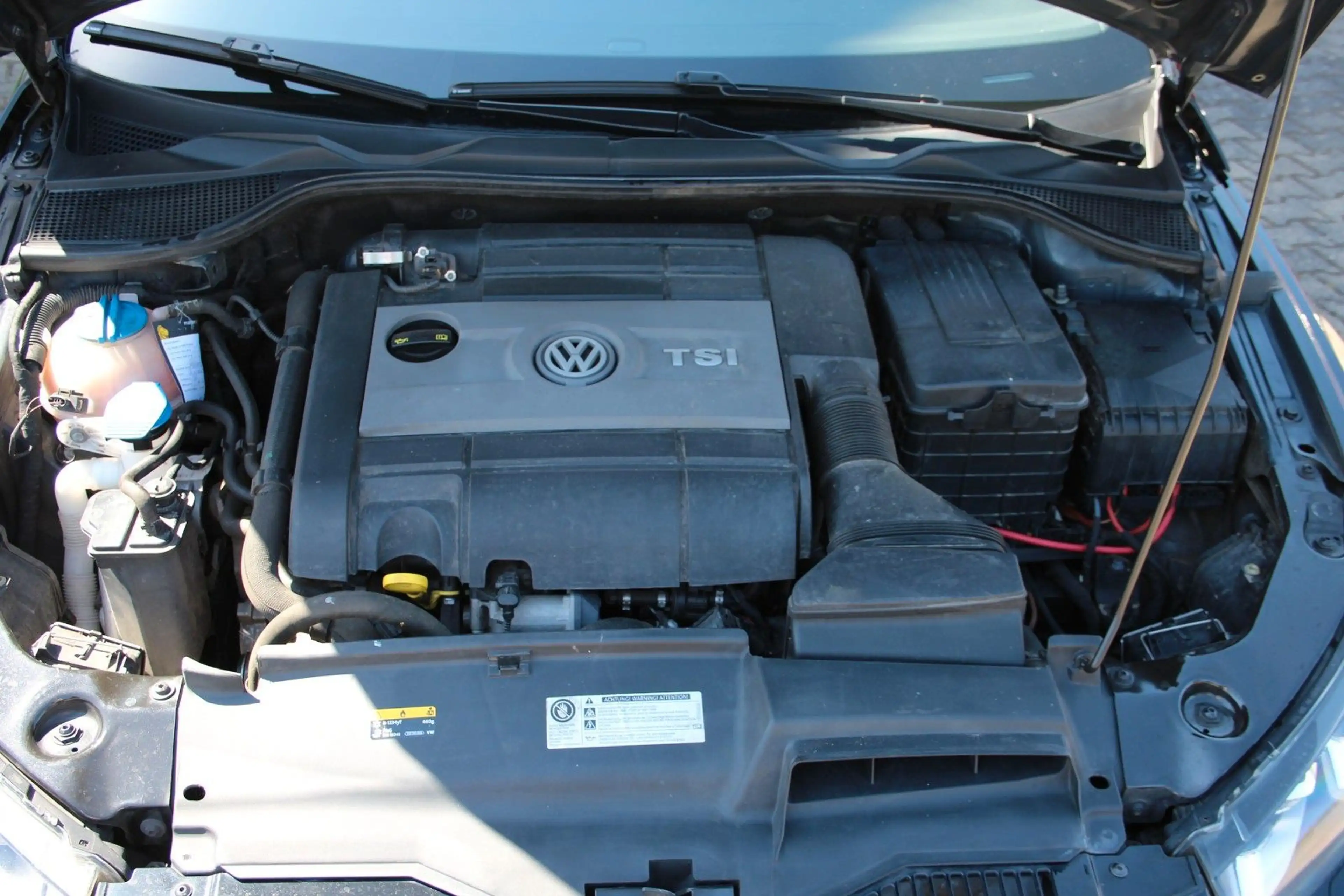 Volkswagen Scirocco 2.0 TSI R — photo 13