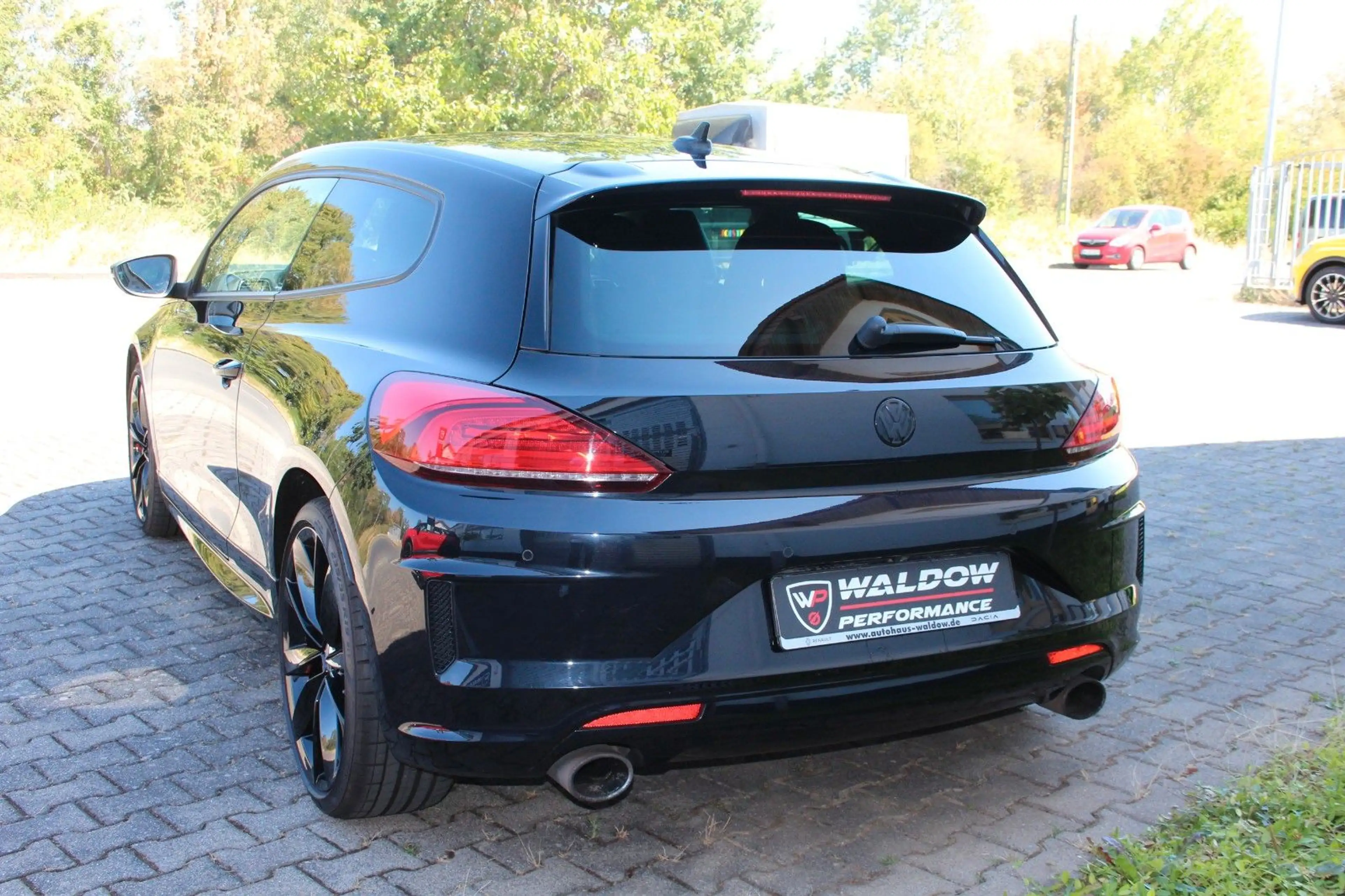 Volkswagen Scirocco 2.0 TSI R — photo 7