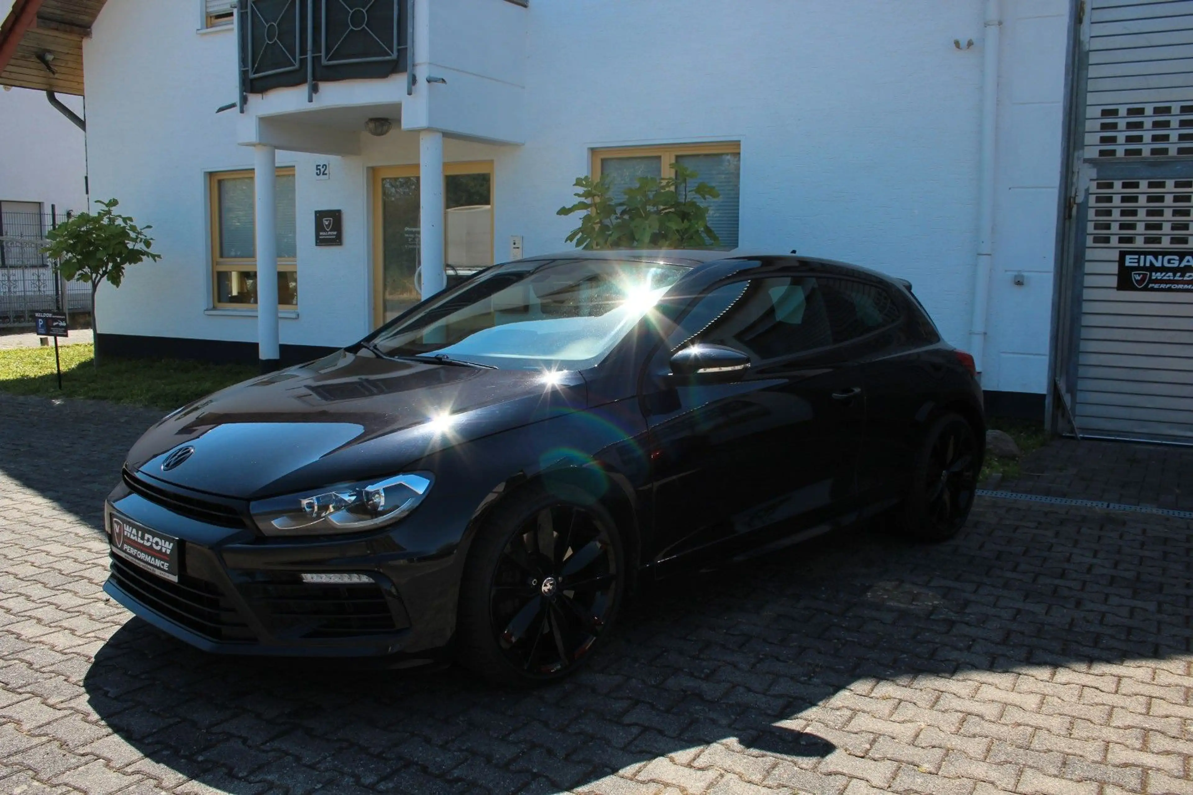 Volkswagen Scirocco 2.0 TSI R — photo 2