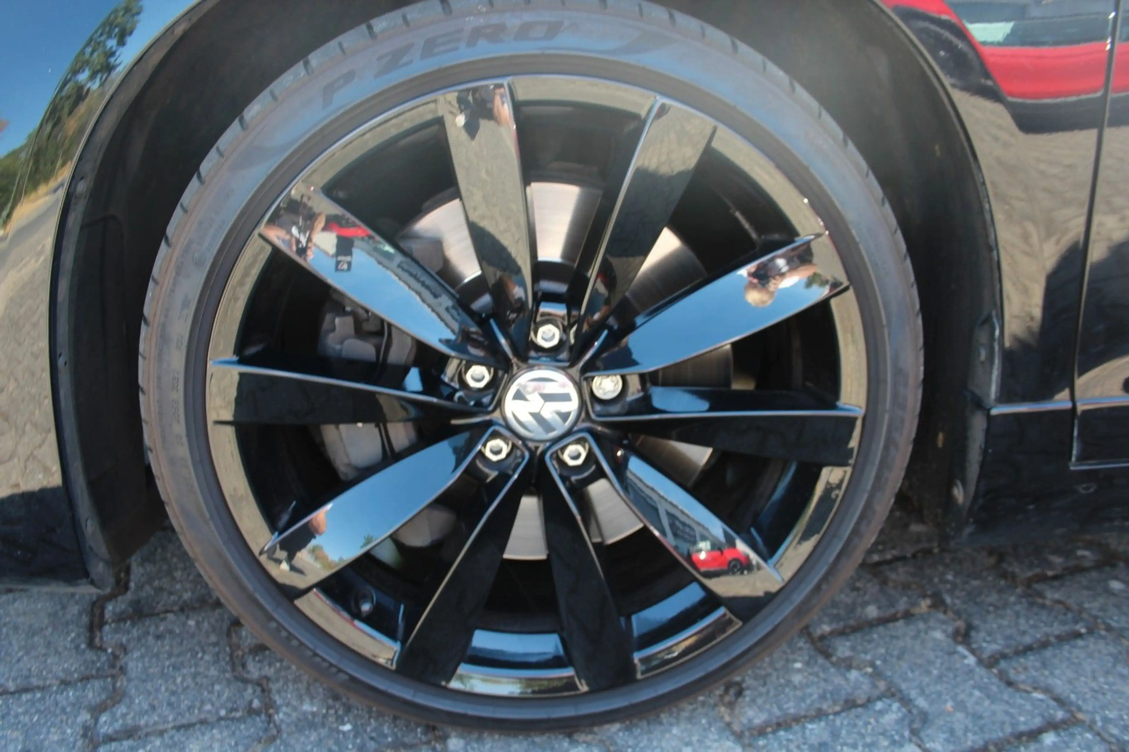 Volkswagen Scirocco 2.0 TSI R — photo 14