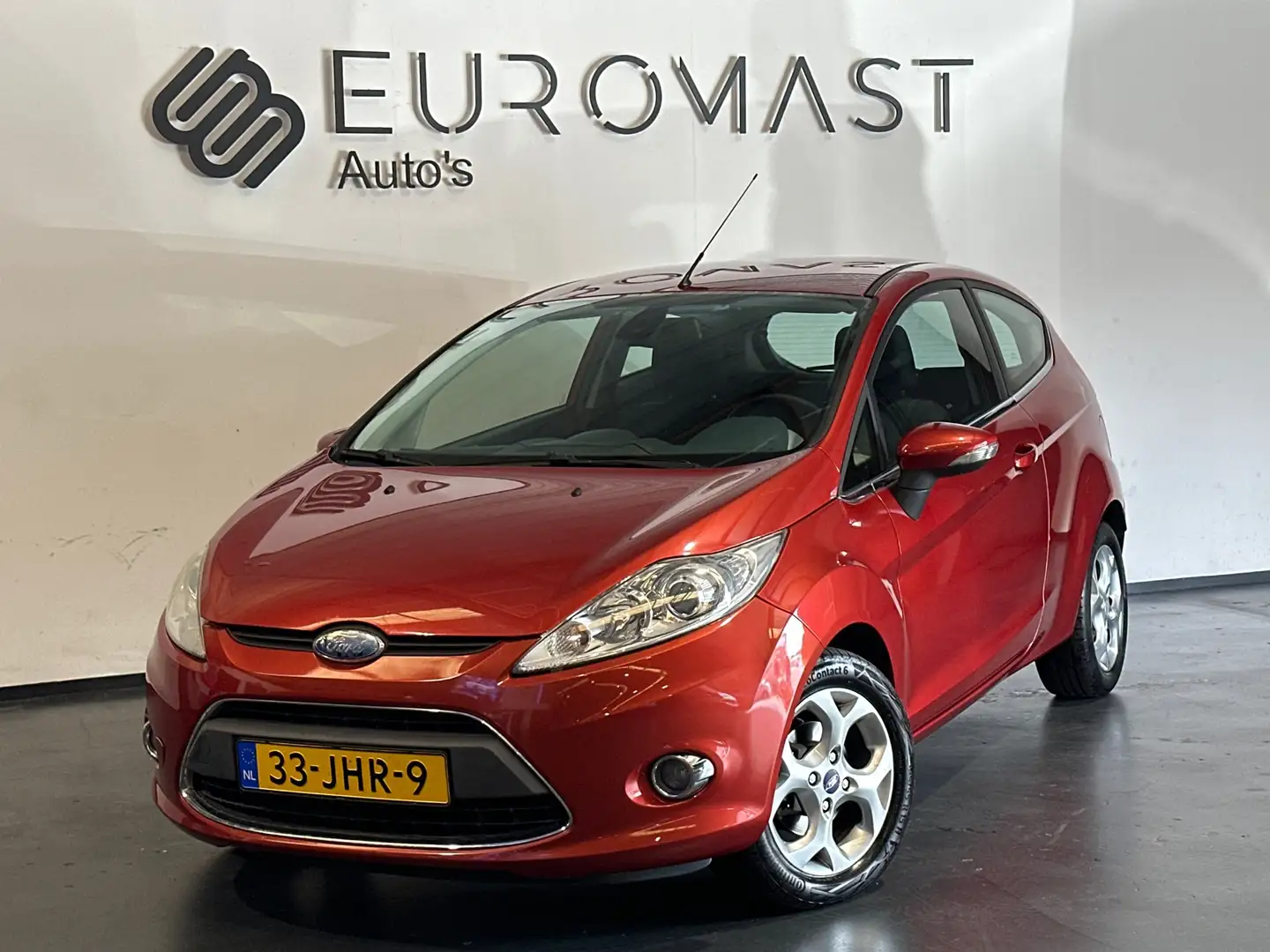 Ford Fiesta 1.4 Titanium Airco - Nieuw apk - PDC - LMV Rood - 1