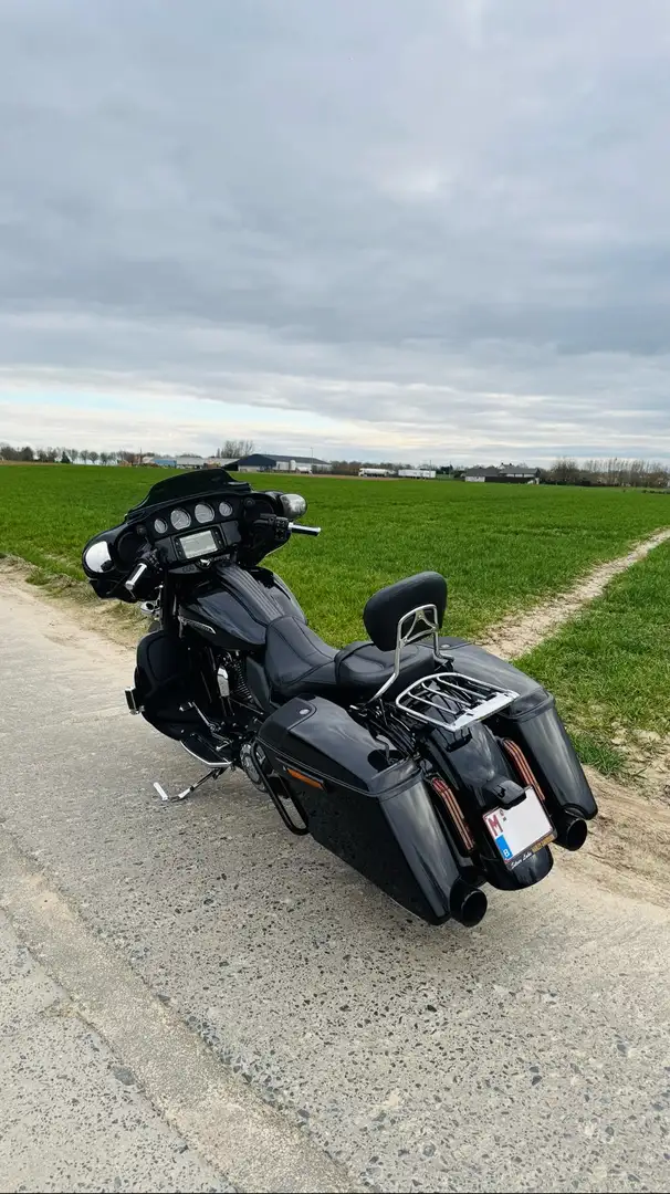 Harley-Davidson Street Glide CVO (FLHXSE) (carbon crystal with phantom flames) Zwart - 2