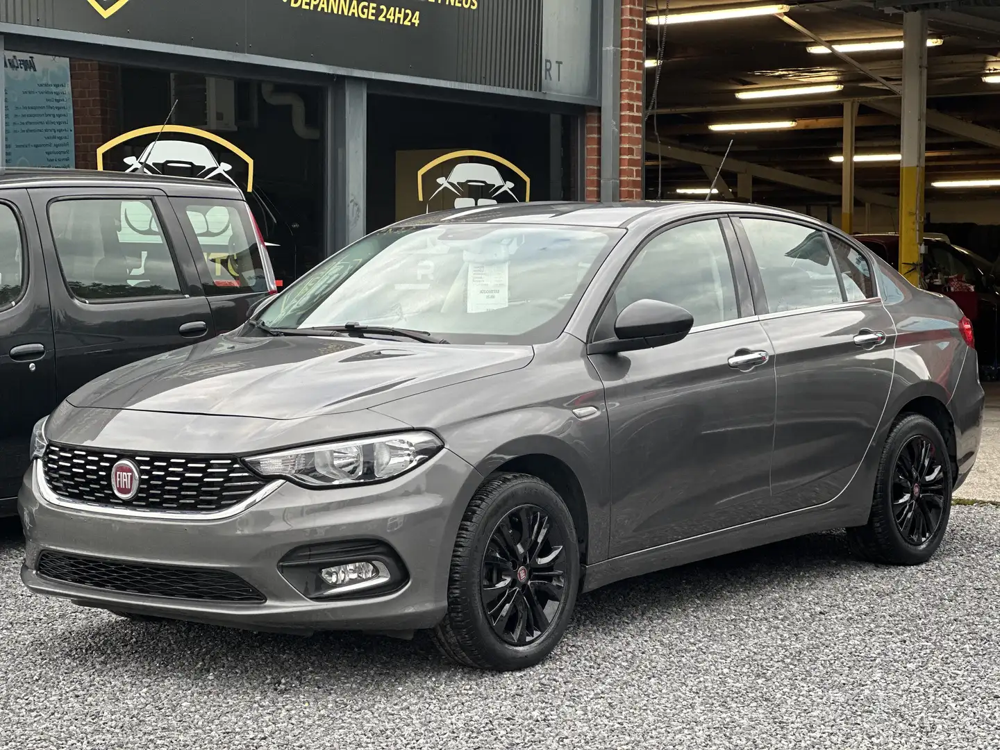 Fiat Tipo 1.4i Lounge Gris - 1