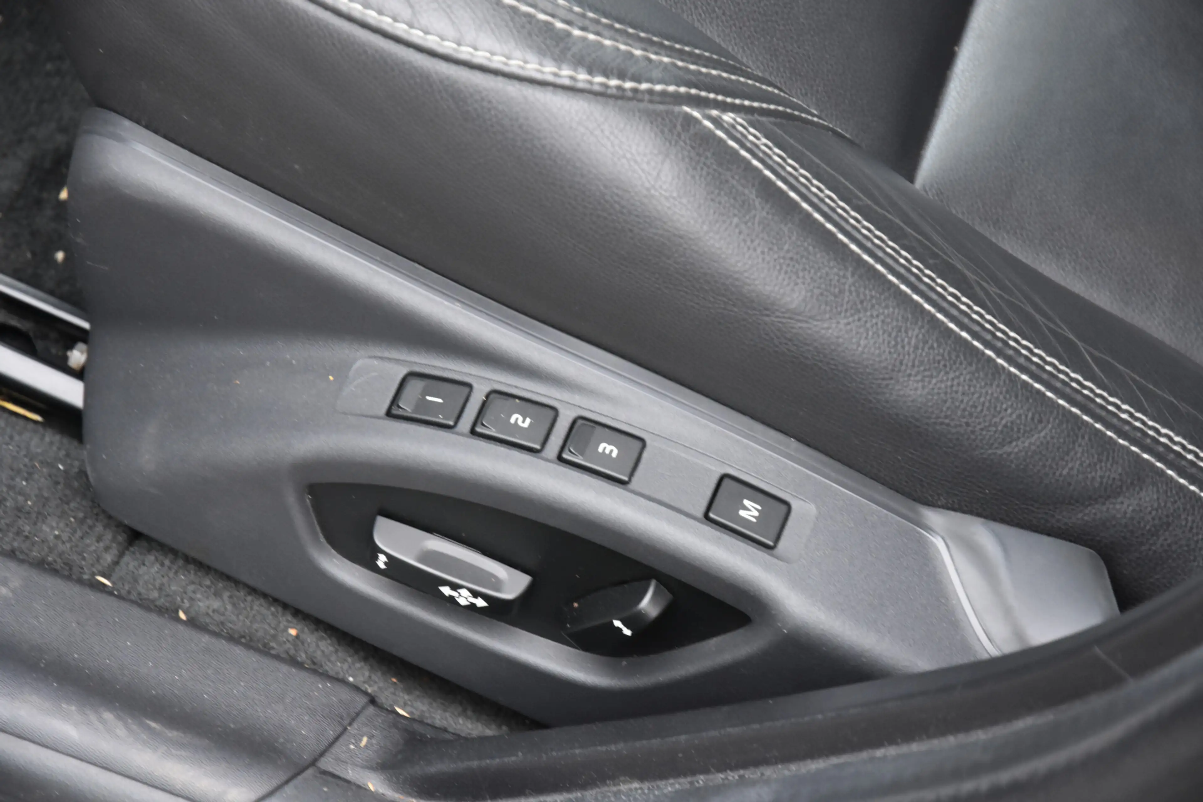 Volvo V60 2.4 D6 AWD Plug-In Hybrid Summum EXPORT / BUSINESS — photo 8