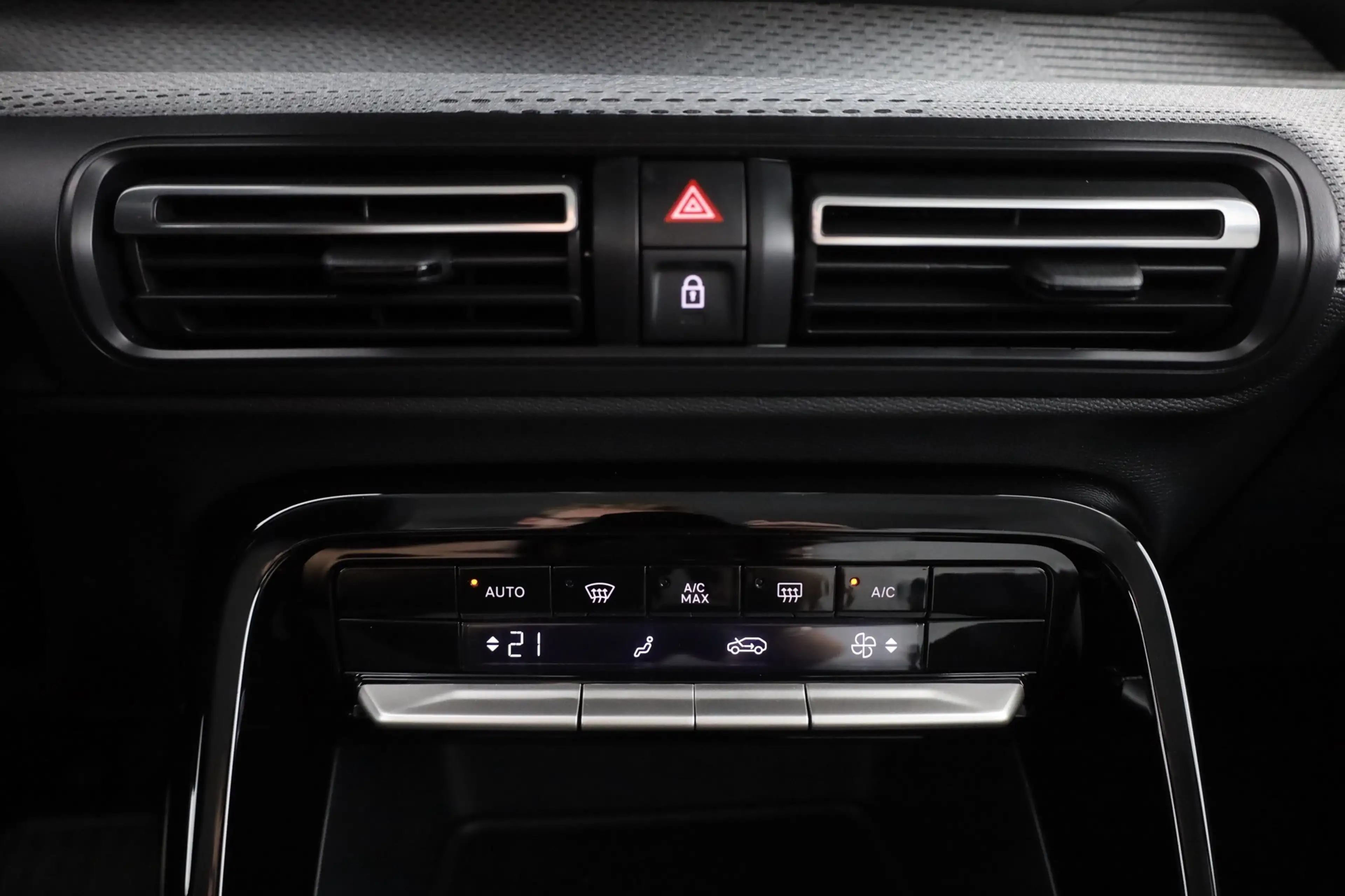 Citroen C3 Aircross Max Hybrid 145 Aut. LED Navi Kamera — photo 12