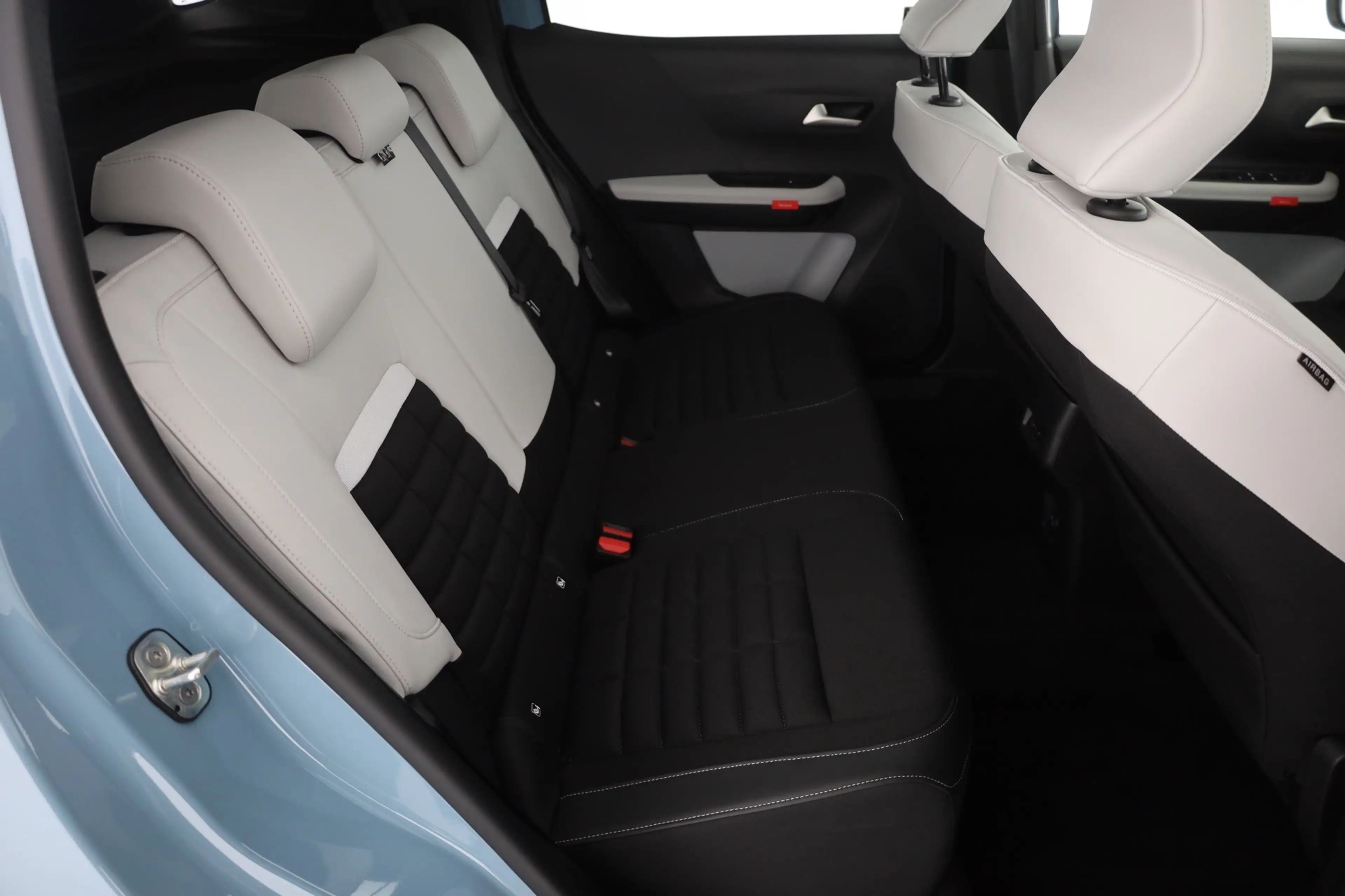 Citroen C3 Aircross Max Hybrid 145 Aut. LED Navi Kamera — photo 24