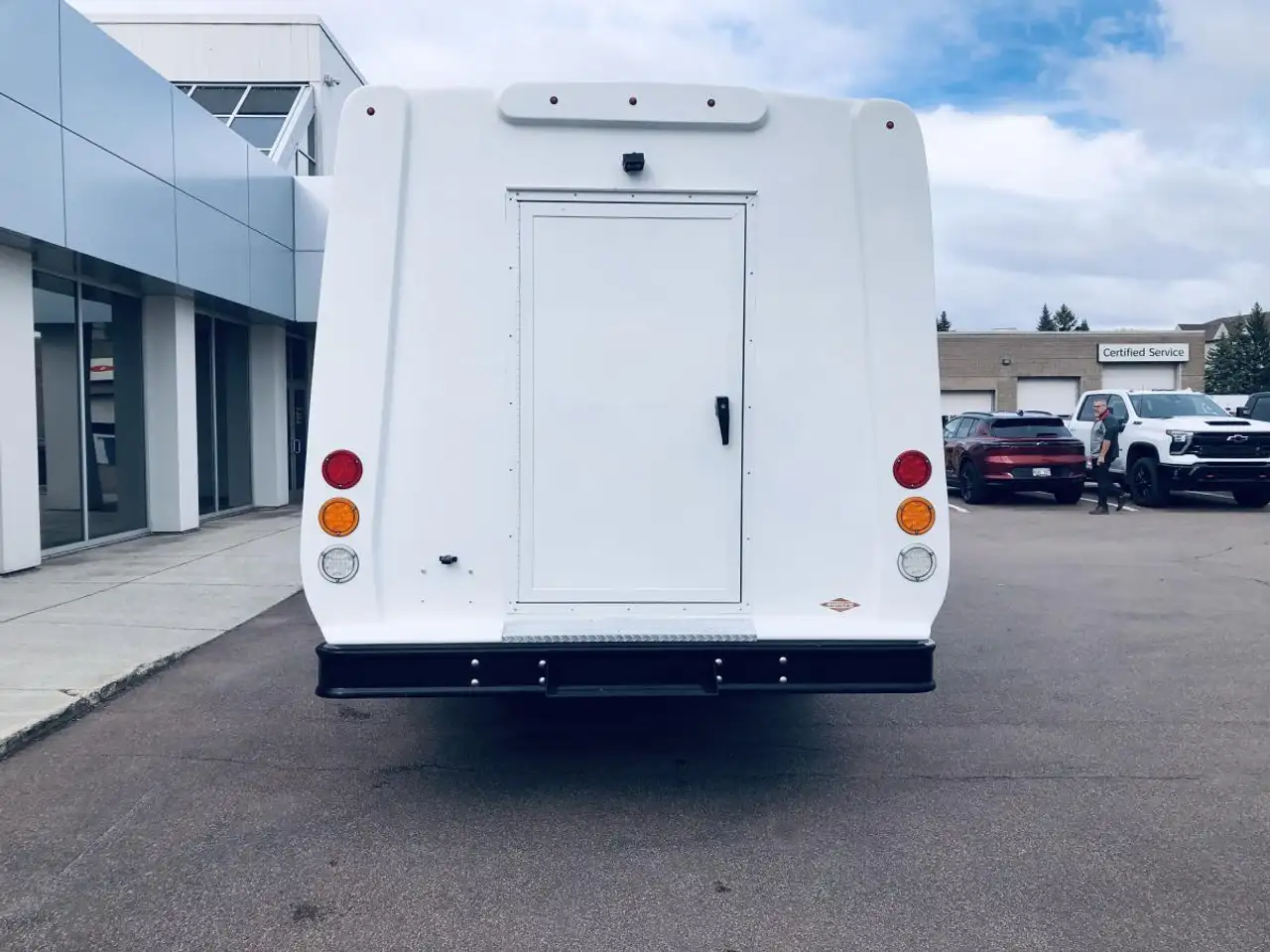 Ford E-450 снимка Ford E-450