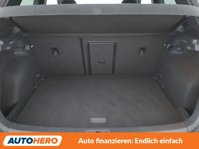 Volkswagen Golf view 18